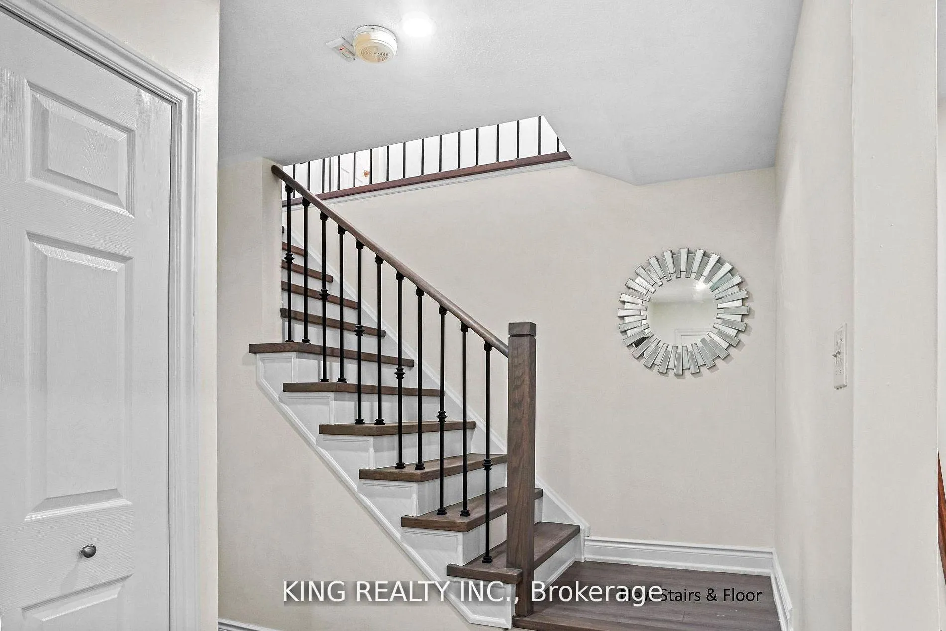 Photo 9 of 16 Wimbledon Court, Brampton, Brampton North — HOMEH
