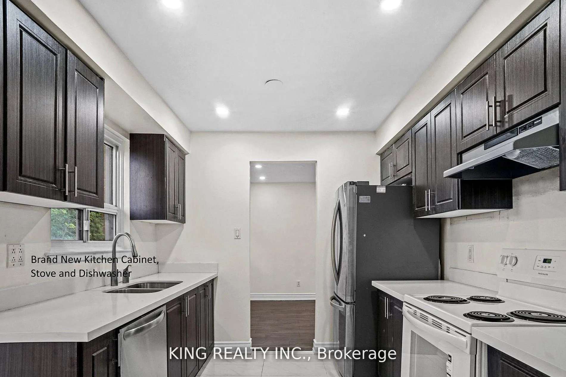 Photo 14 of 16 Wimbledon Court, Brampton, Brampton North — HOMEH