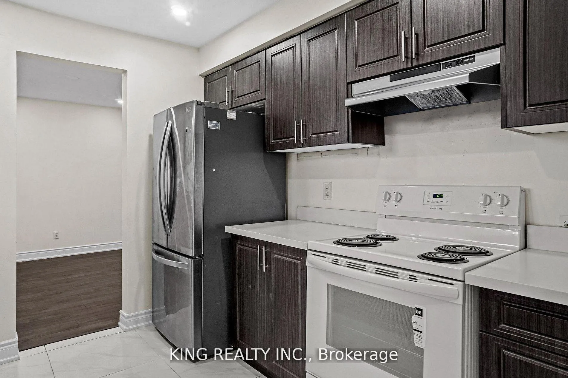 Photo 15 of 16 Wimbledon Court, Brampton, Brampton North — HOMEH
