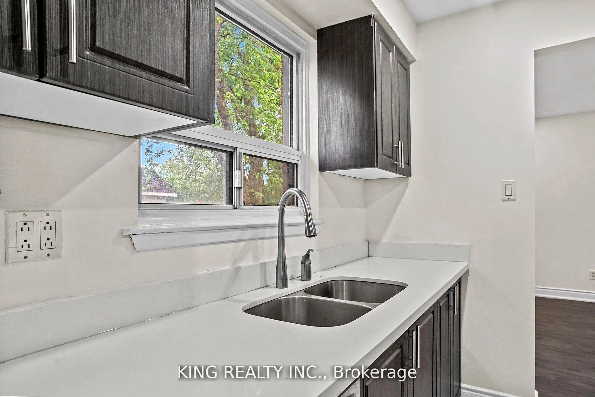 Photo 16 of 16 Wimbledon Court, Brampton, Brampton North — HOMEH