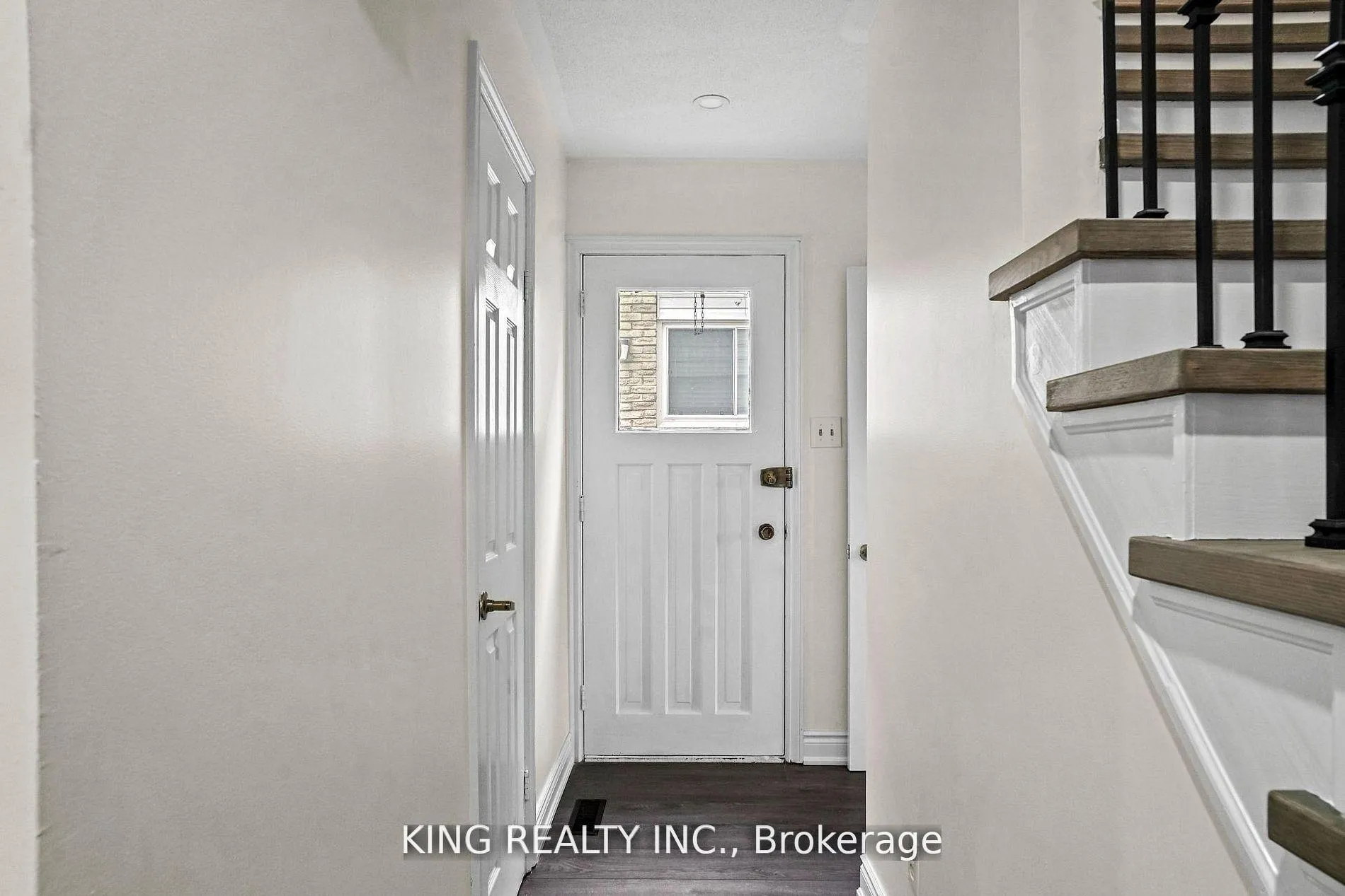 Photo 17 of 16 Wimbledon Court, Brampton, Brampton North — HOMEH
