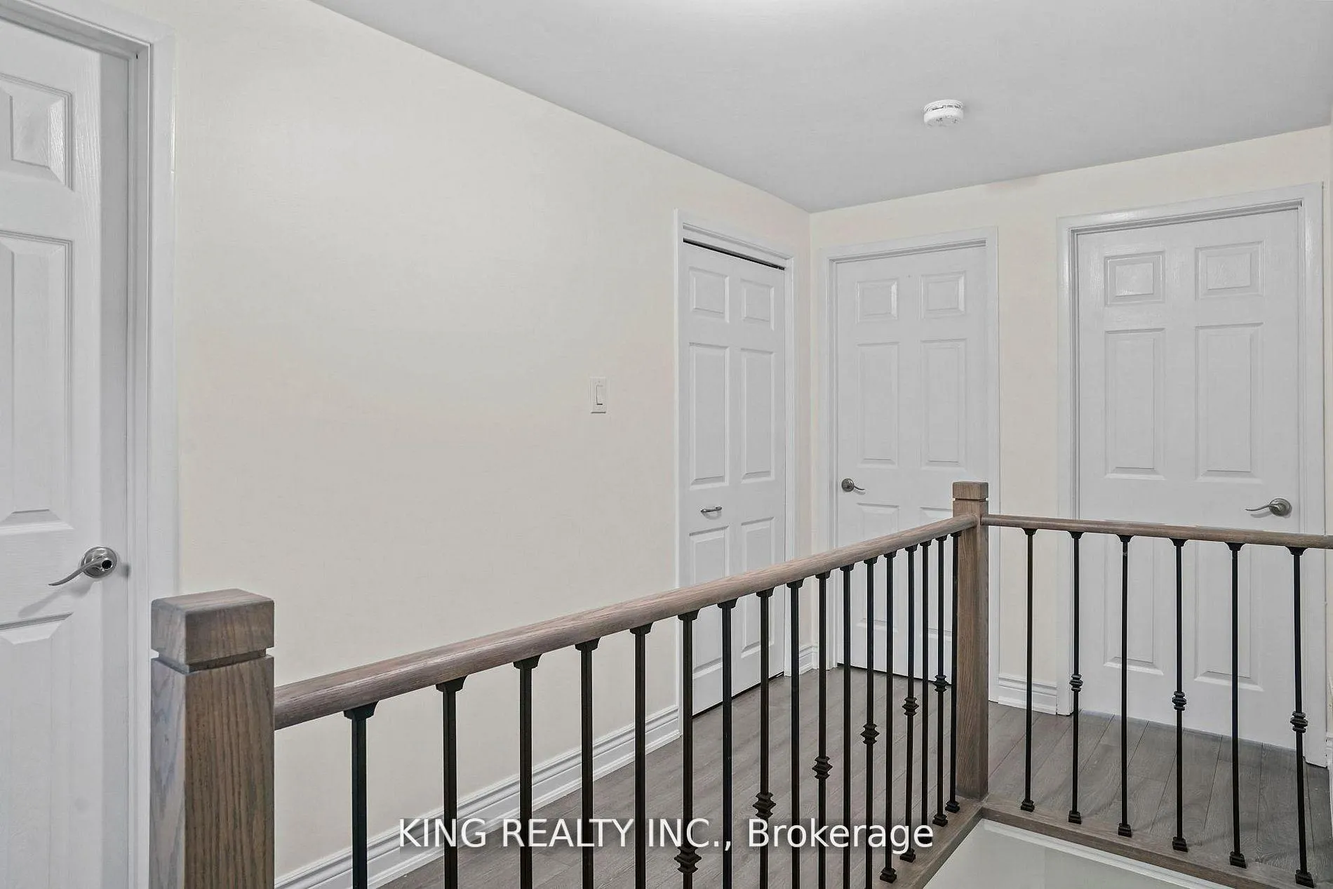 Photo 22 of 16 Wimbledon Court, Brampton, Brampton North — HOMEH