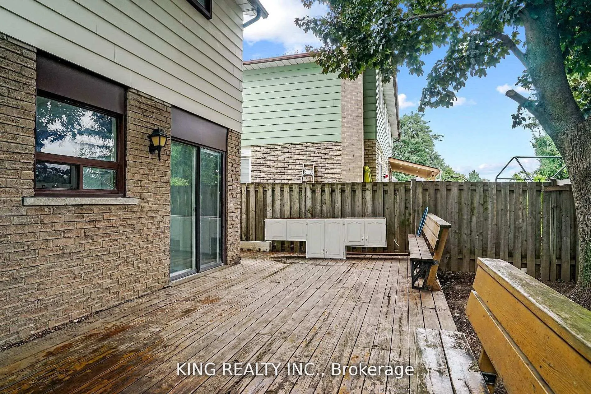 Photo 30 of 16 Wimbledon Court, Brampton, Brampton North — HOMEH