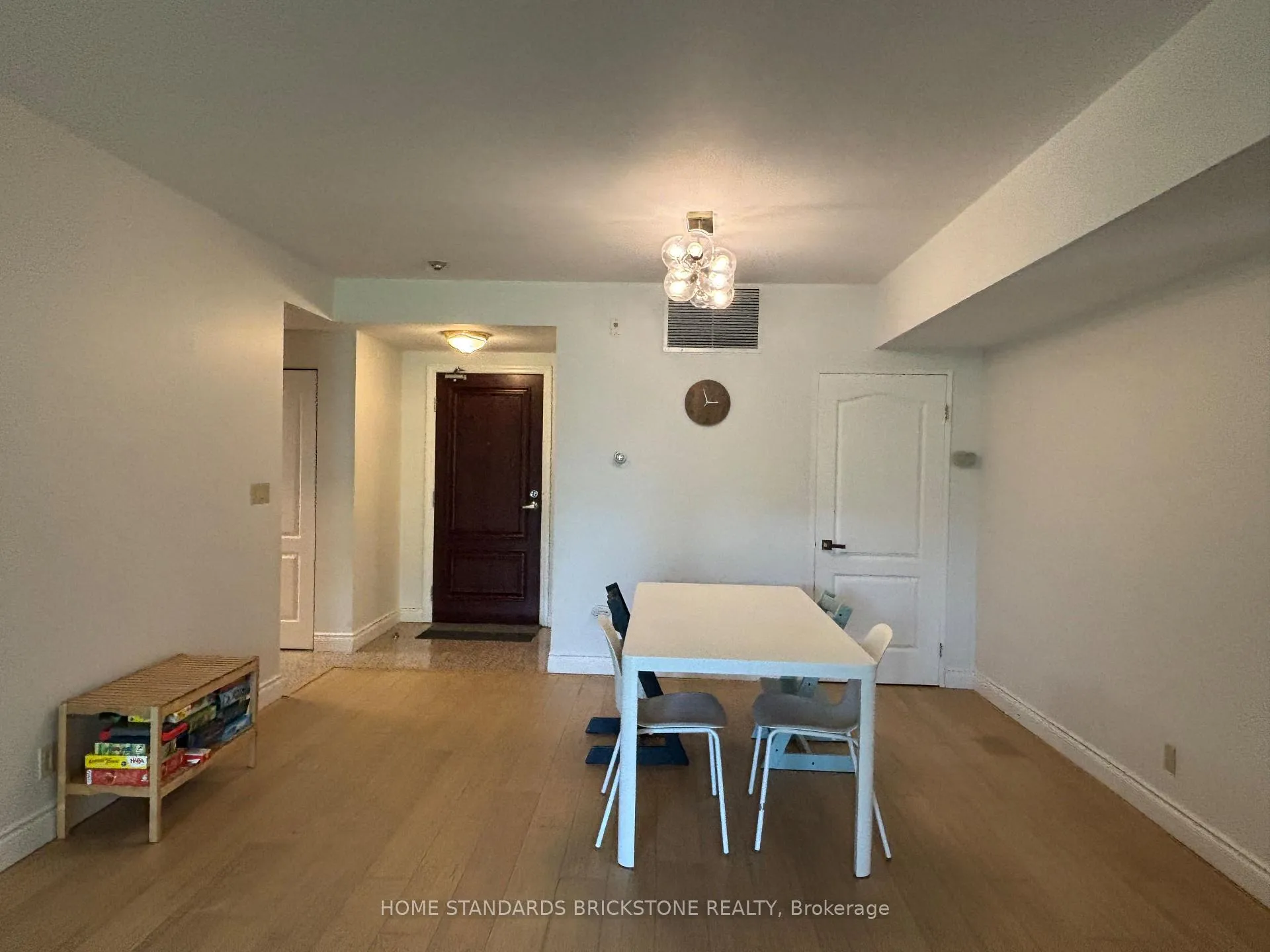 Photo 19 of Unit 202, 9 Greenbriar Road, North York, Bayview Village — HOMEH
