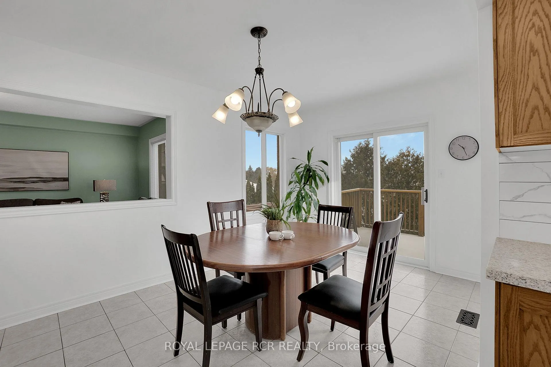 Photo 10 of 82 Coolspring Crescent, Caledon, Bolton East — HOMEH
