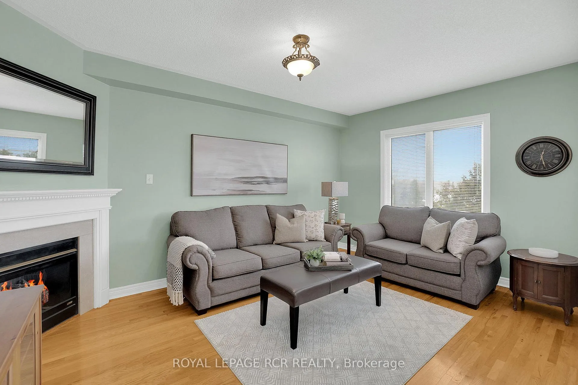 Photo 13 of 82 Coolspring Crescent, Caledon, Bolton East — HOMEH