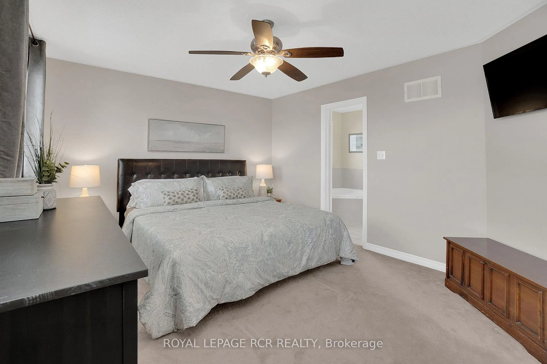 Photo 22 of 82 Coolspring Crescent, Caledon, Bolton East — HOMEH