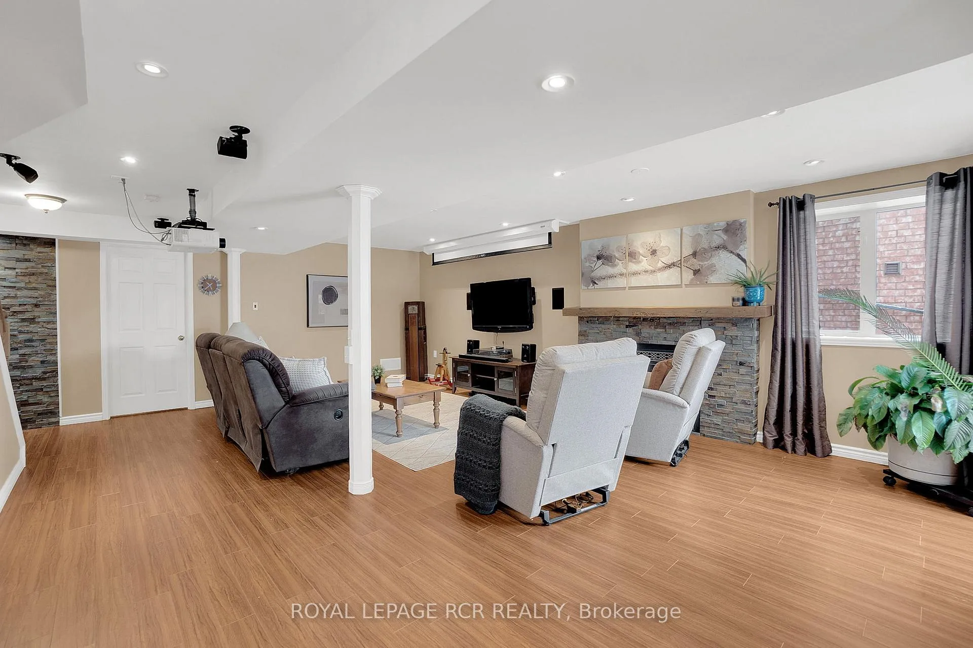 Photo 29 of 82 Coolspring Crescent, Caledon, Bolton East — HOMEH