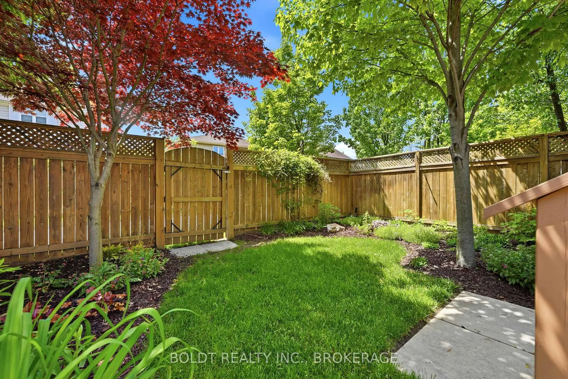 Photo 4 of Unit 14, 77 Erion Road, St. Catharines, Grapeview — HOMEH