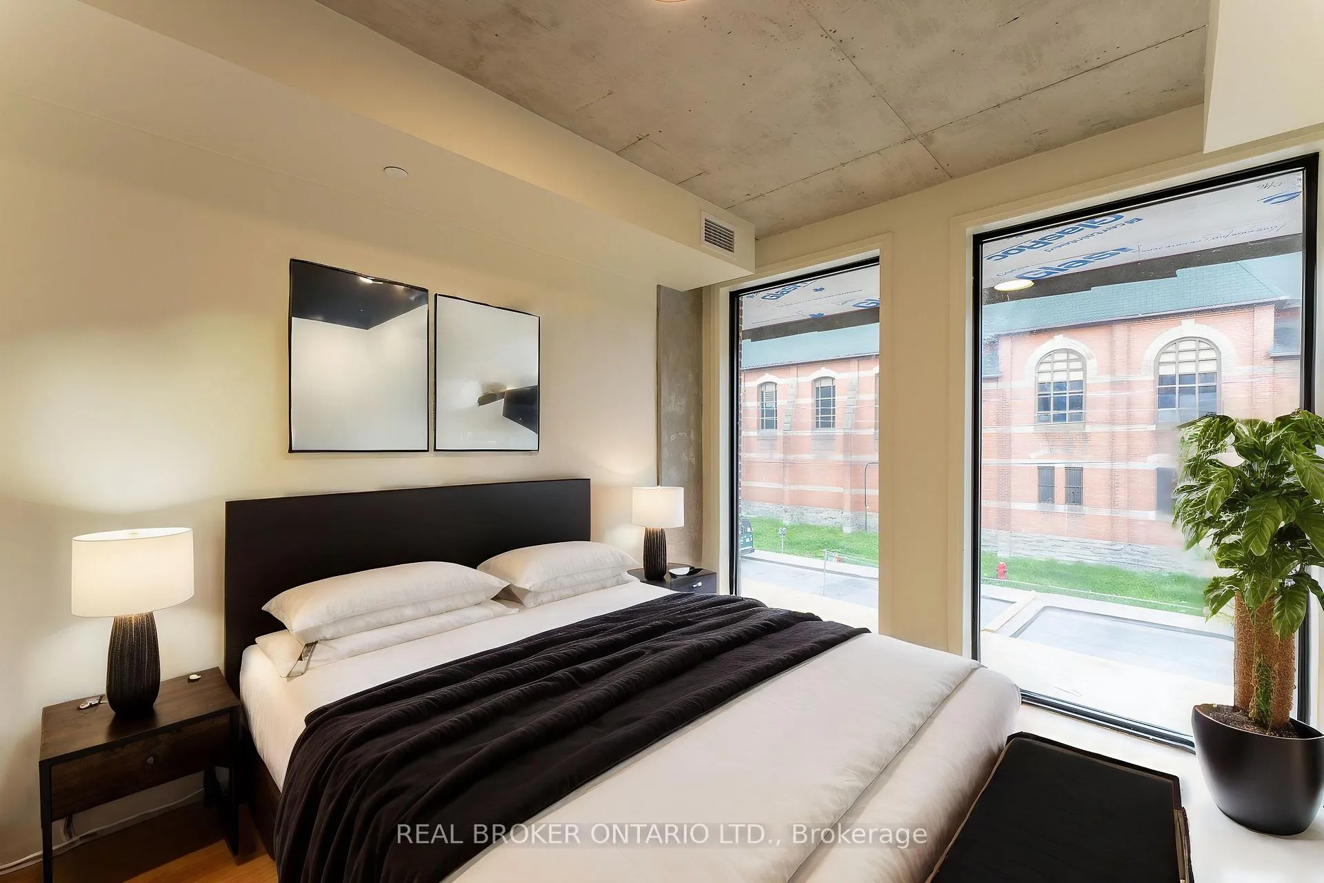Photo 2 of Unit 402, 11 Robert Street, Hamilton, Beasley — HOMEH