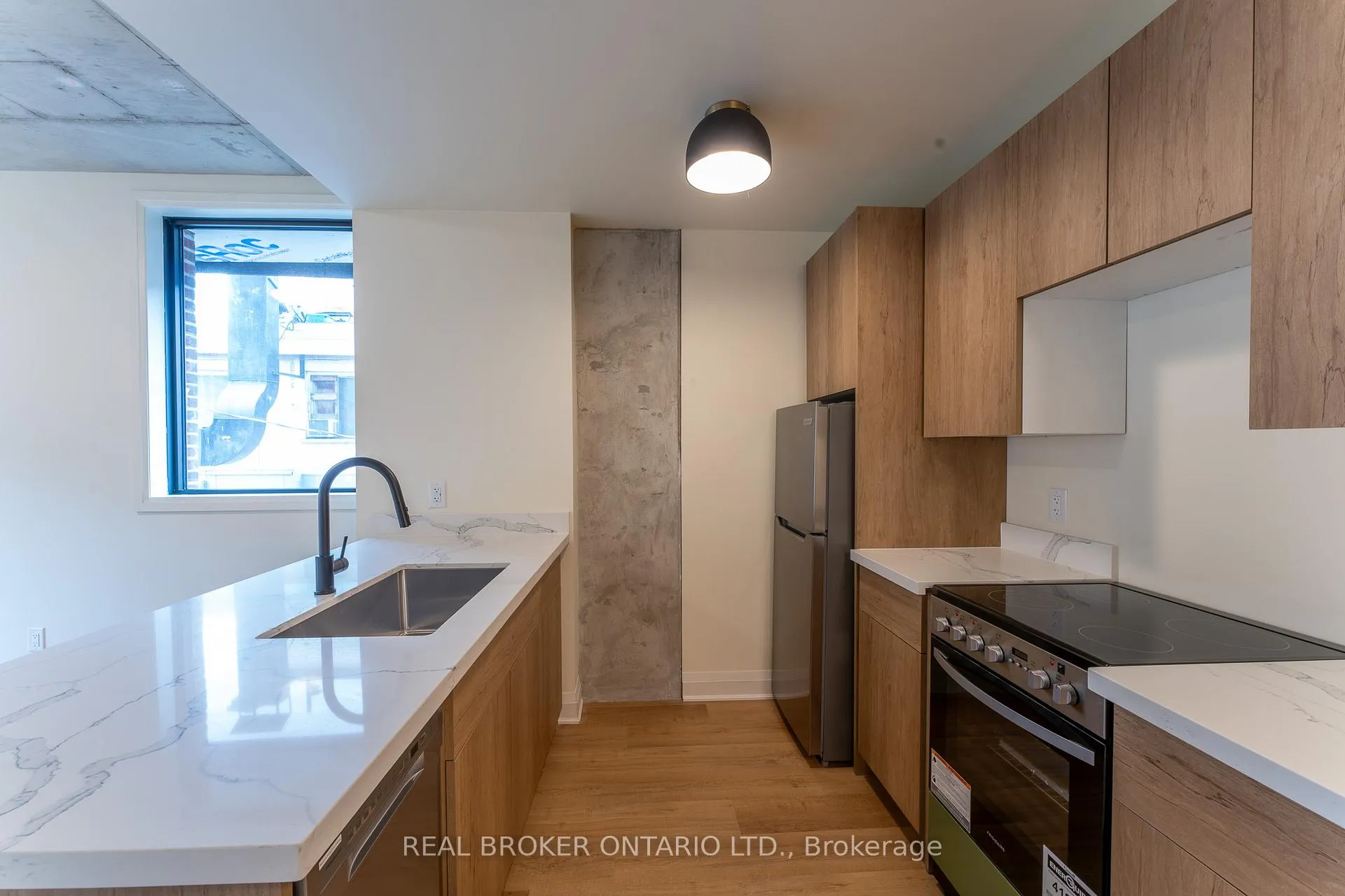Photo 4 of Unit 402, 11 Robert Street, Hamilton, Beasley — HOMEH