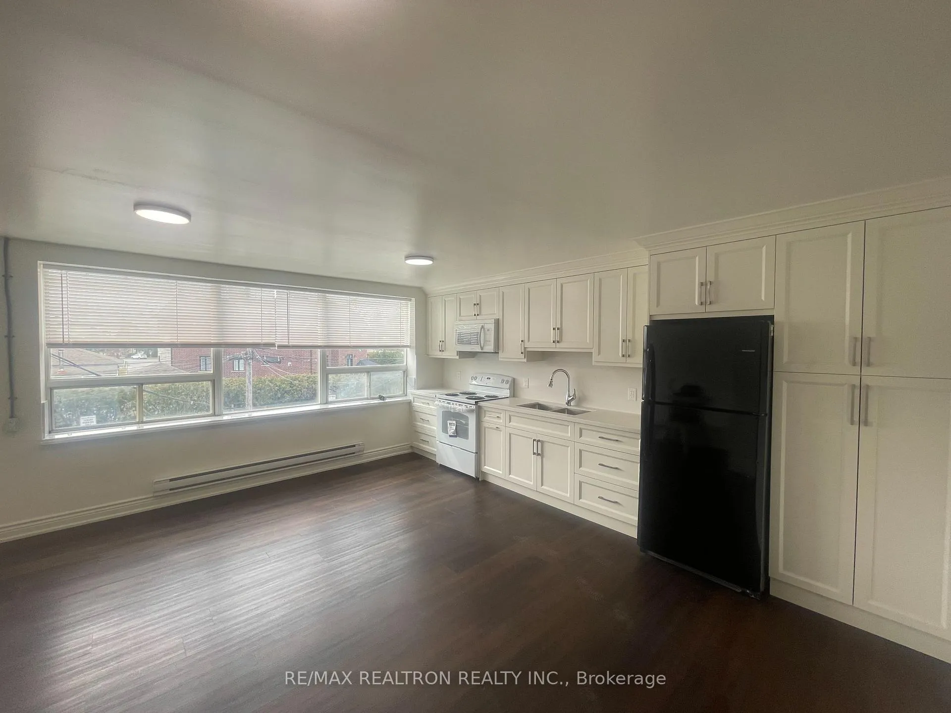 Photo 2 of Unit 2, 1985 Lawrence Avenue E, Scarborough, Wexford-Maryvale — HOMEH