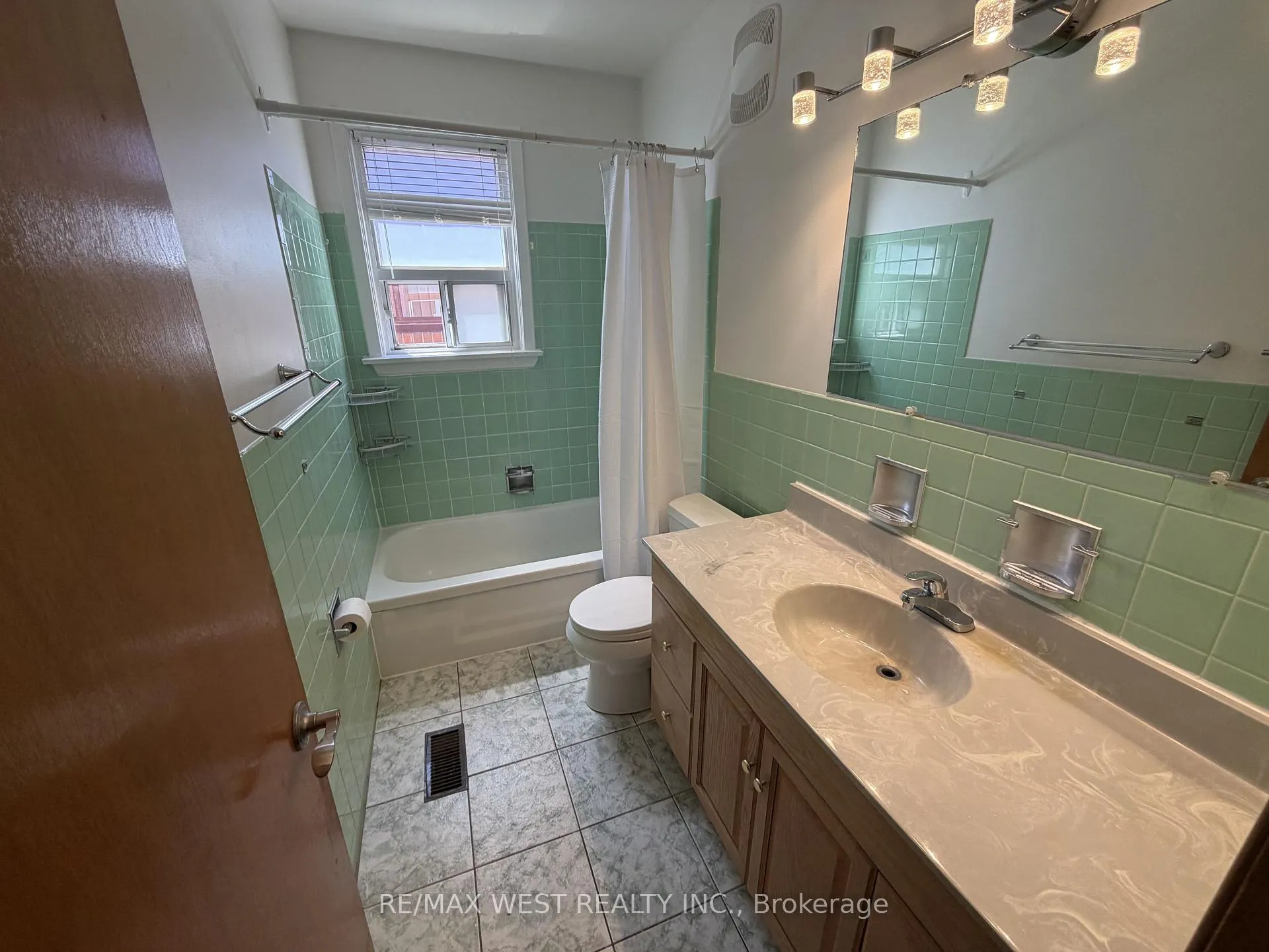 Photo 8 of Unit Upper, 78 Millicent Street, Toronto, Dovercourt-Wallace Emerson-Junction — HOMEH