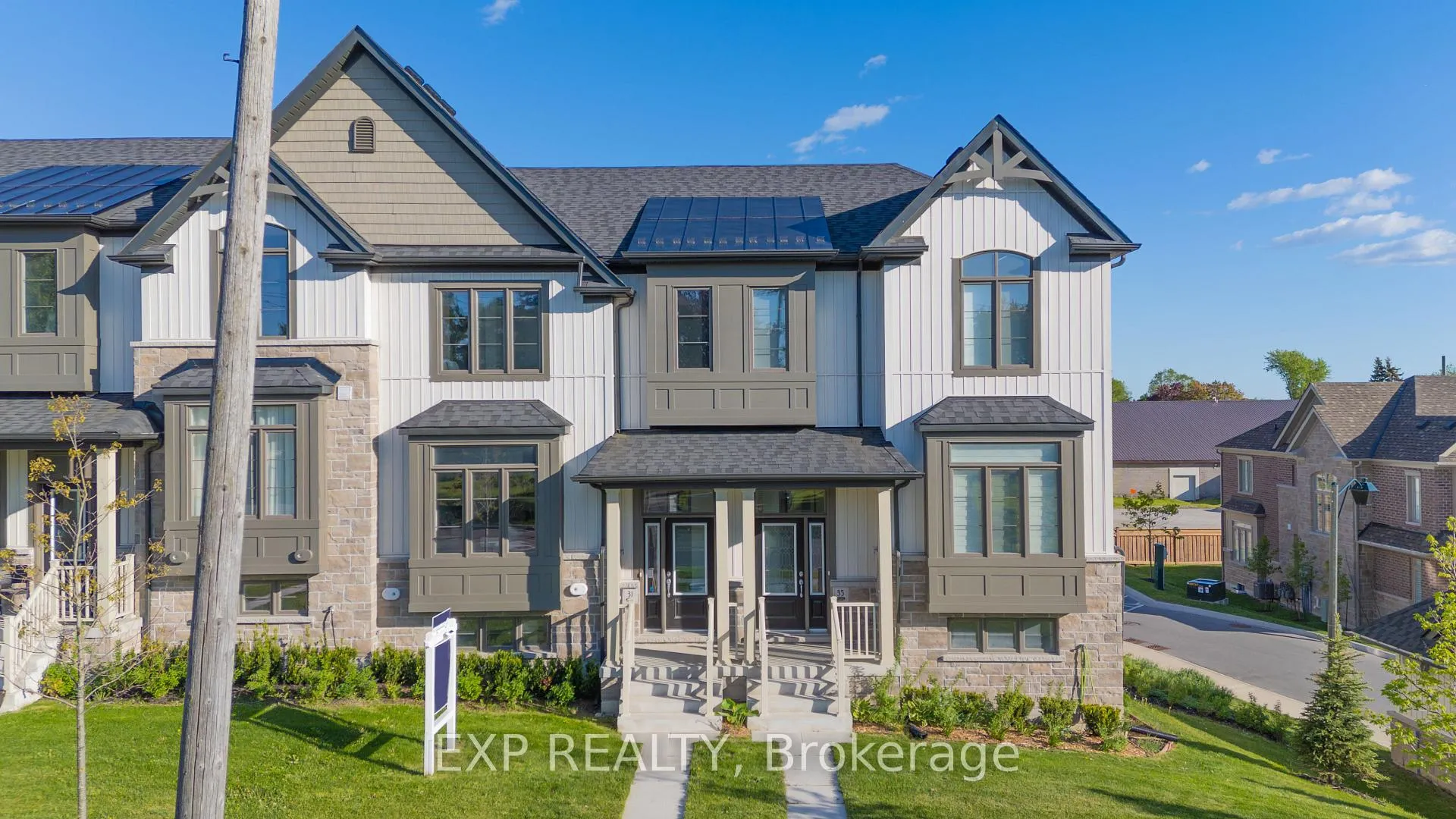 Photo 2 of 31 Shand Lane, Scugog, Port Perry — HOMEH