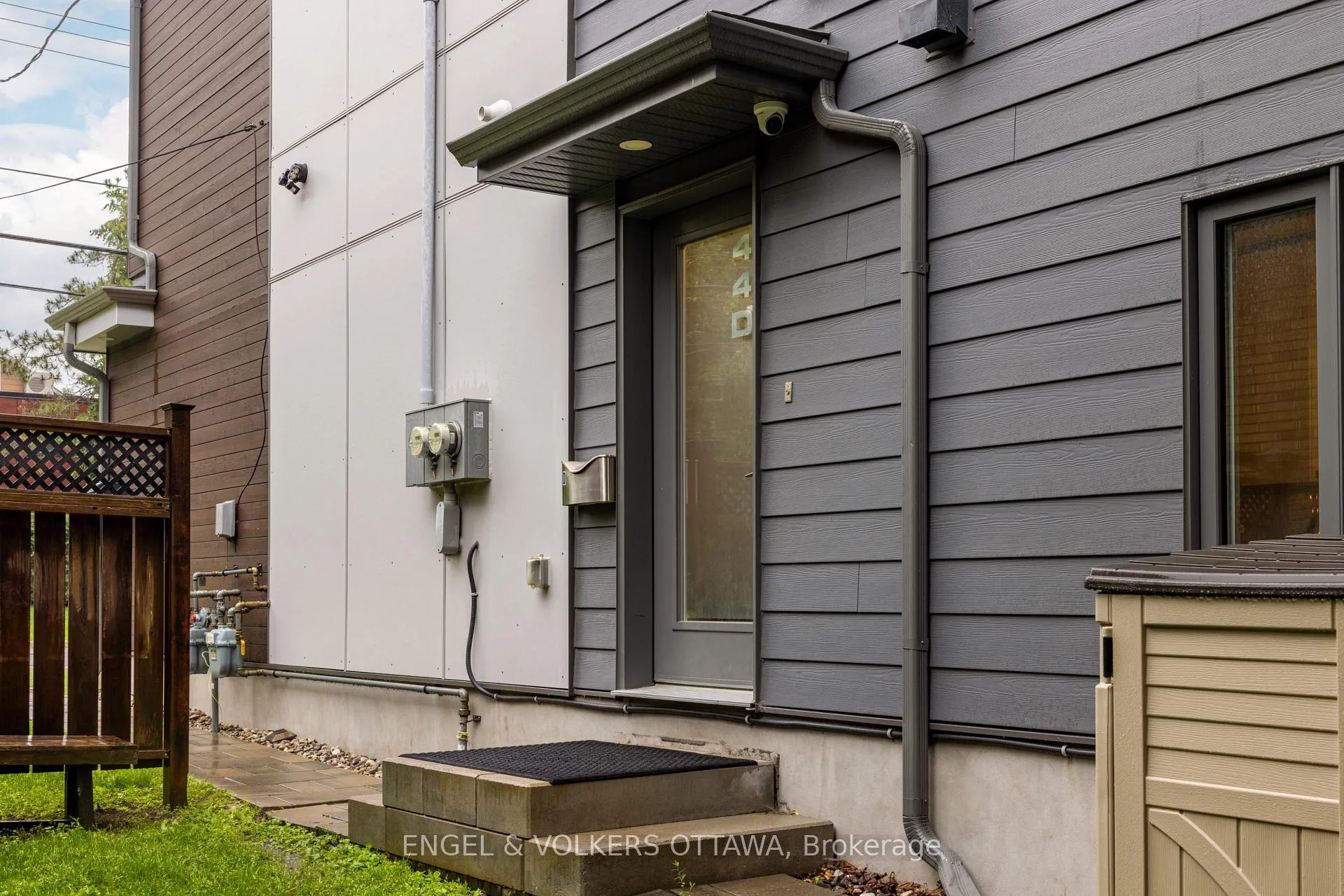 Photo 4 of Unit D, 44 Byron Avenue, Ottawa, Ottawa West — HOMEH