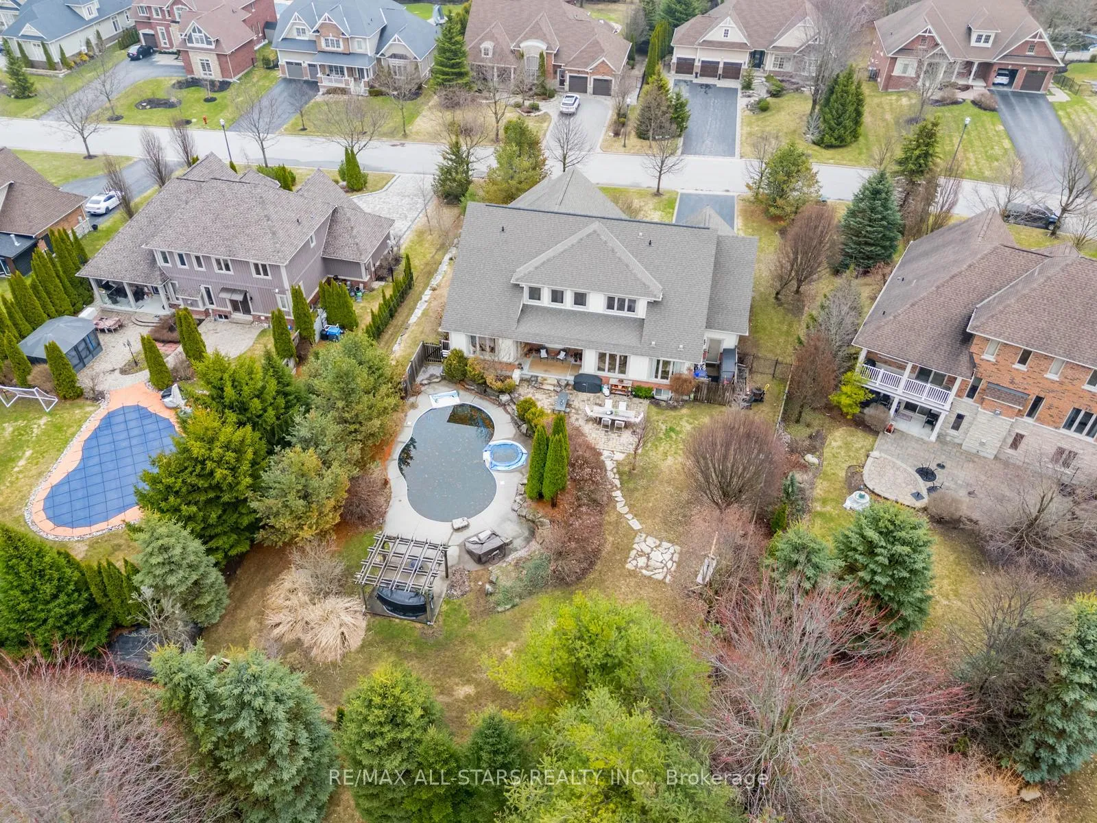 Photo 3 of Unit 74, 8 Forestgreen Drive, Uxbridge, Rural Uxbridge — HOMEH