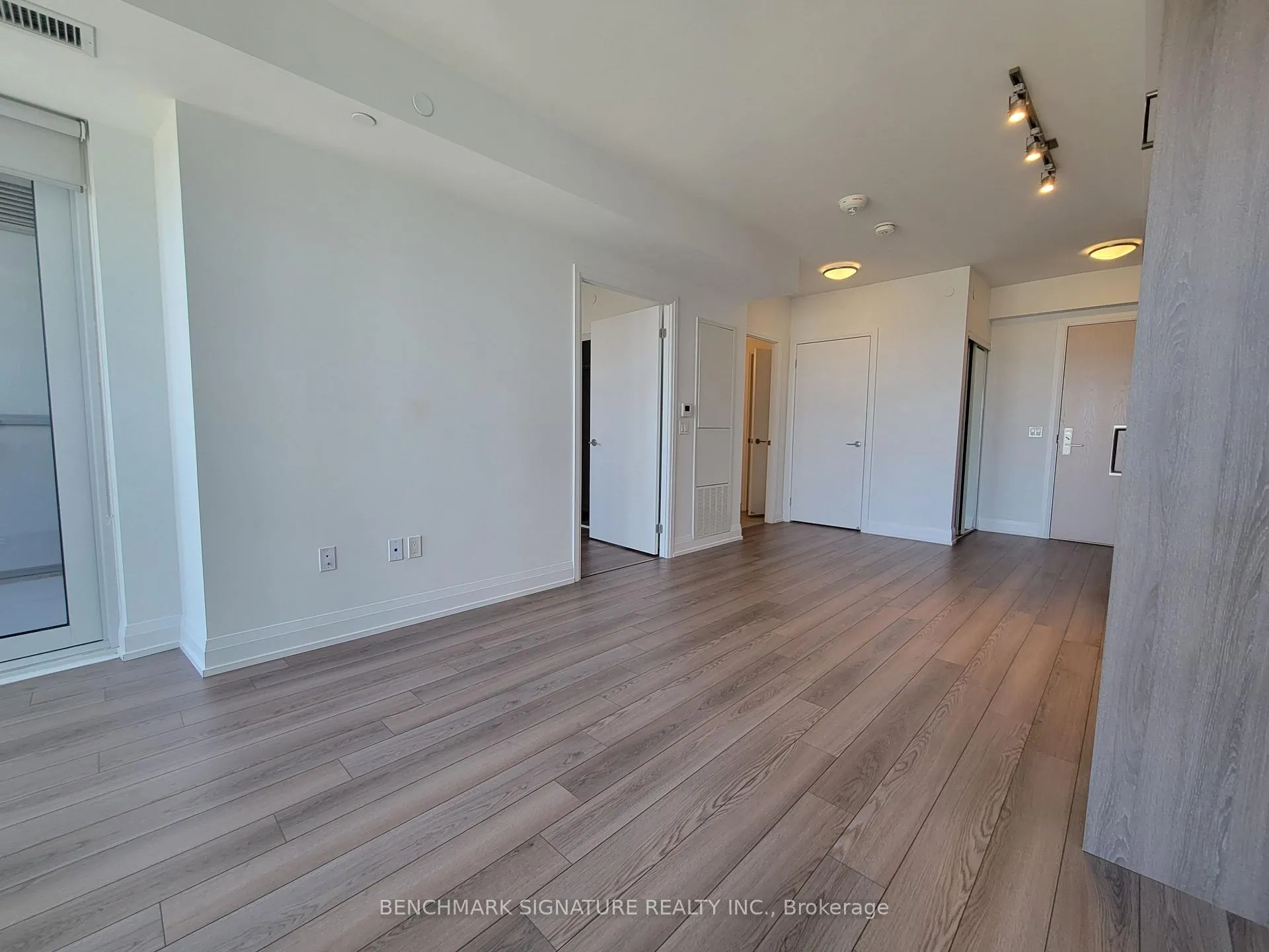 Photo 4 of Unit 3211, 77 Mutual Street, Toronto, Church-Yonge Corridor — HOMEH