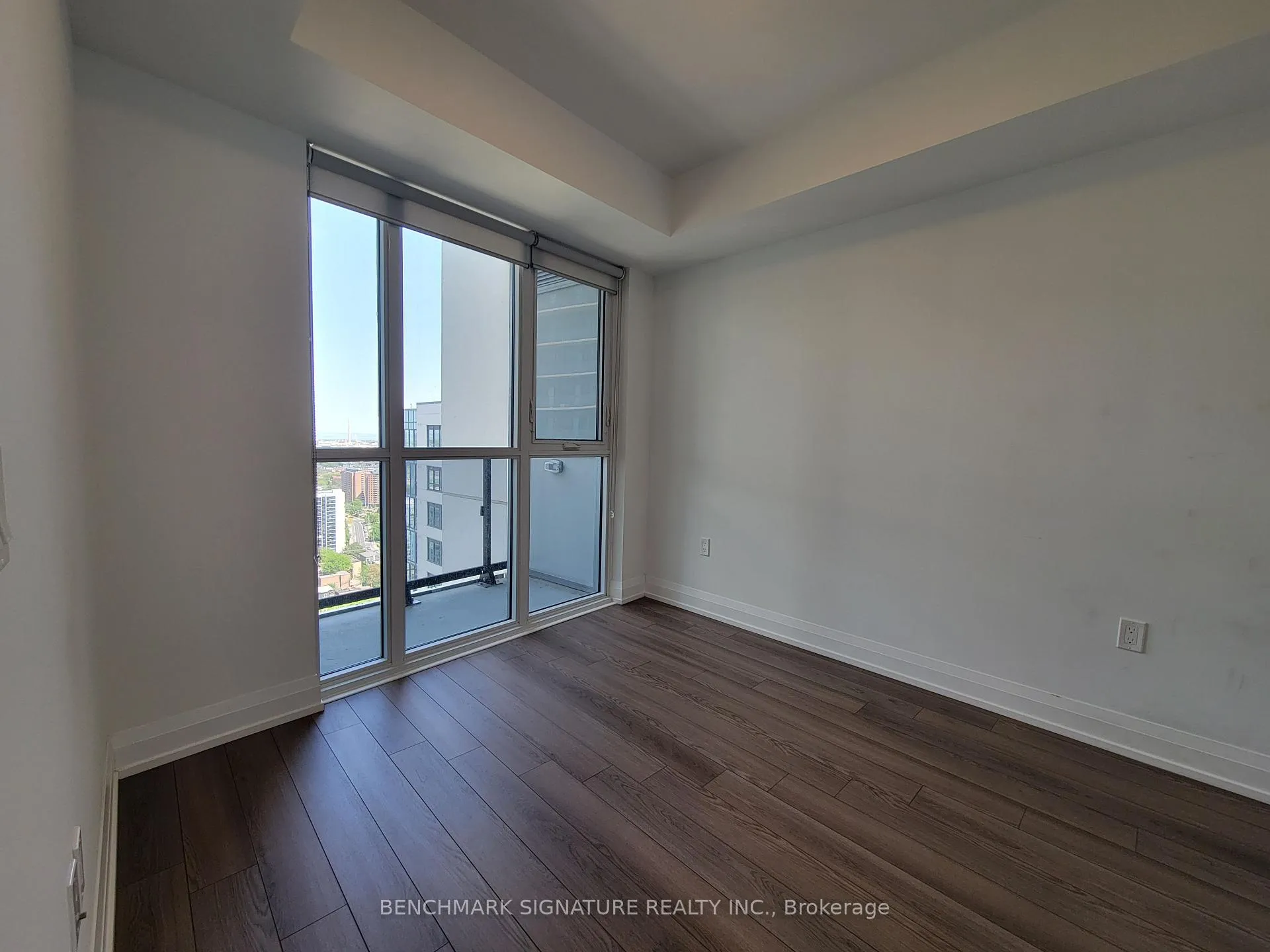 Photo 5 of Unit 3211, 77 Mutual Street, Toronto, Church-Yonge Corridor — HOMEH