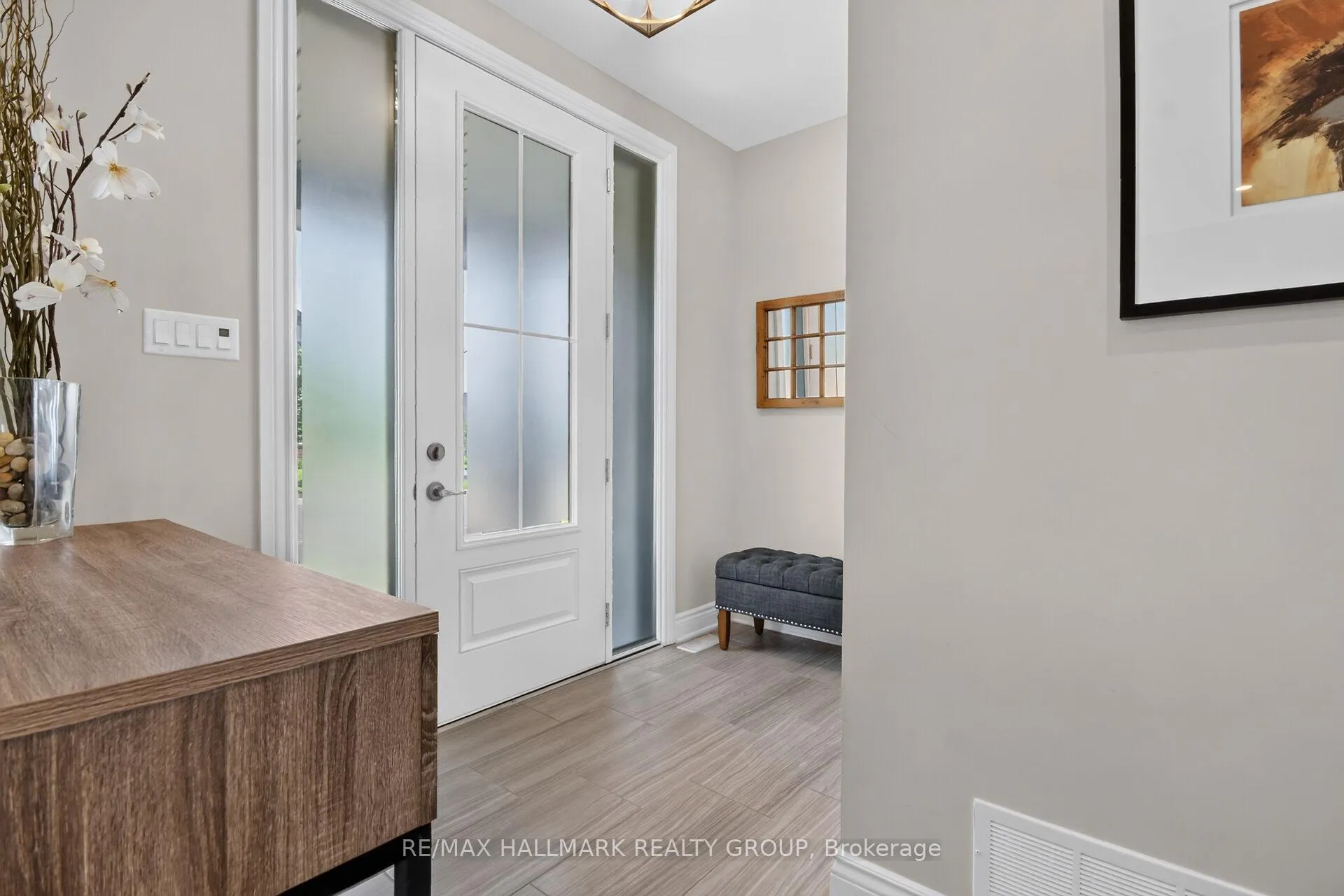 Photo 3 of 569 Chriscraft Way, Ottawa, Mahogany Community — HOMEH