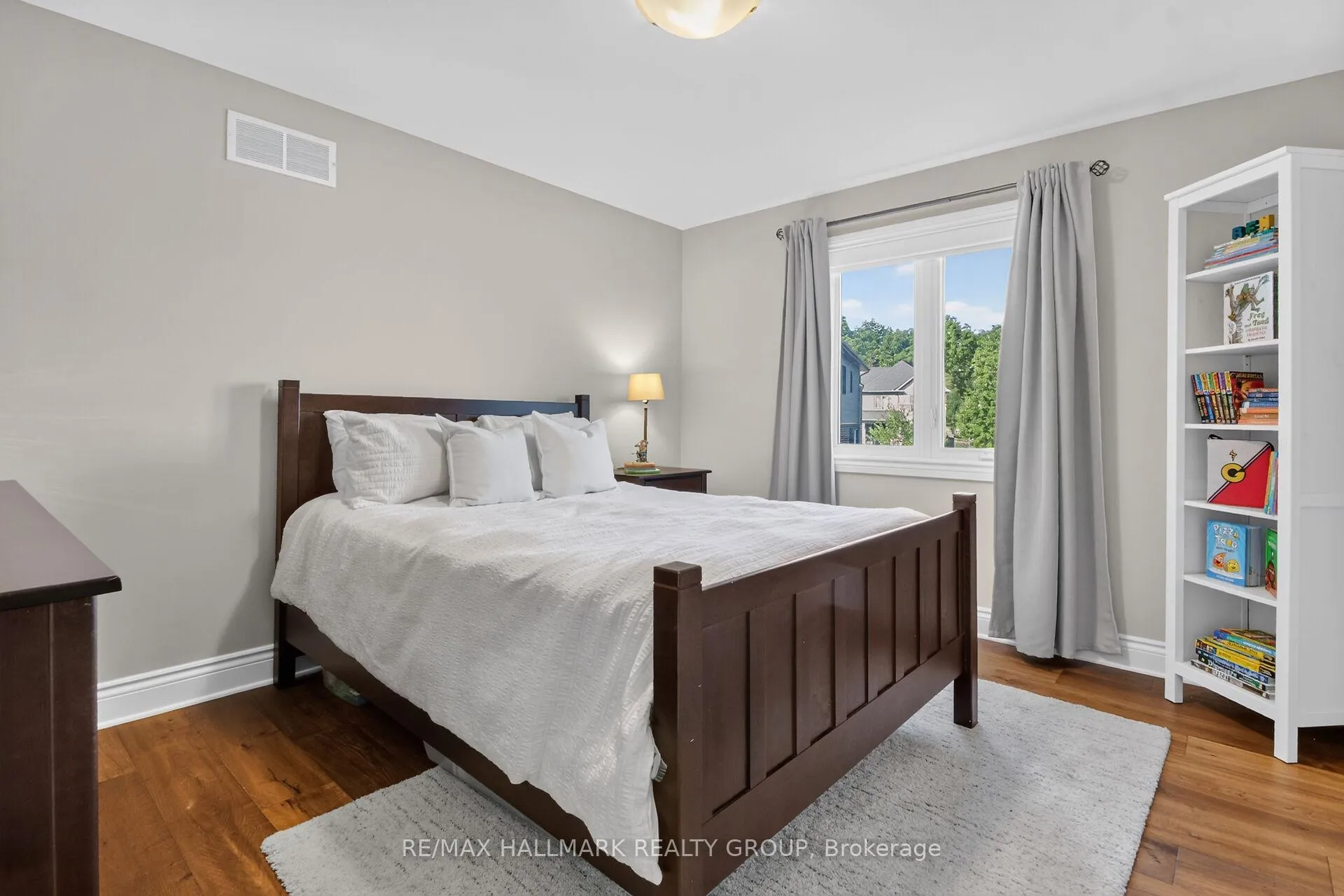 Photo 31 of 569 Chriscraft Way, Ottawa, Mahogany Community — HOMEH