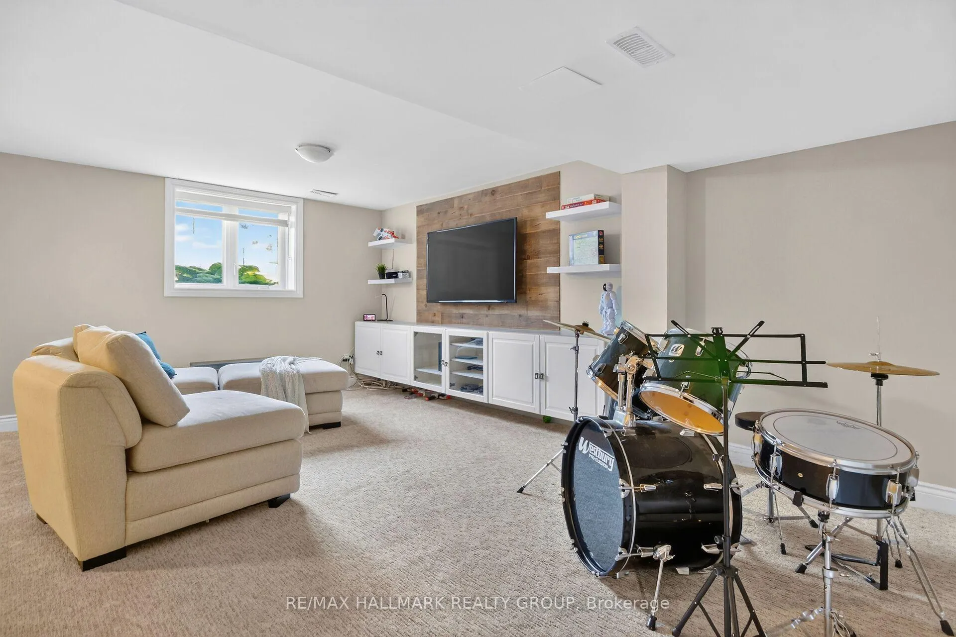 Photo 38 of 569 Chriscraft Way, Ottawa, Mahogany Community — HOMEH