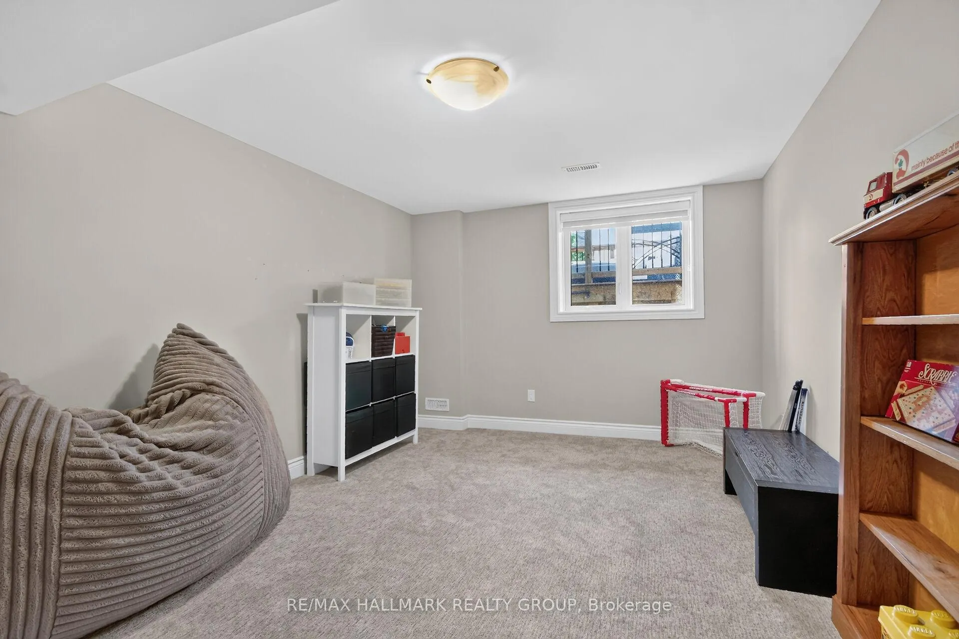 Photo 42 of 569 Chriscraft Way, Ottawa, Mahogany Community — HOMEH