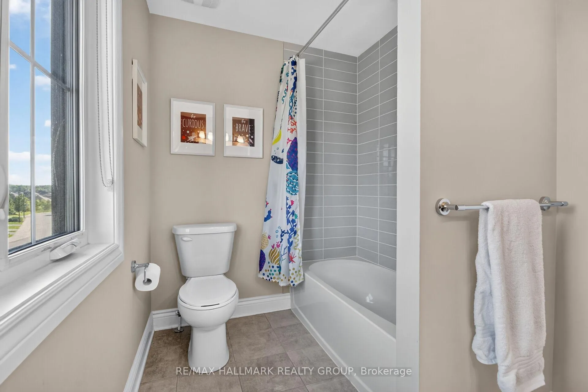 Photo 44 of 569 Chriscraft Way, Ottawa, Mahogany Community — HOMEH