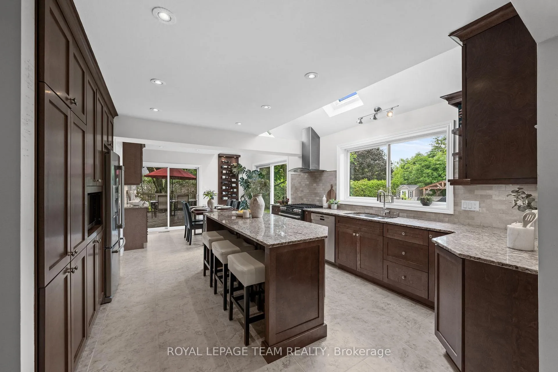 Photo 14 of 1209 Potter Drive, Ottawa, Manotick Village & Manotick Estates — HOMEH