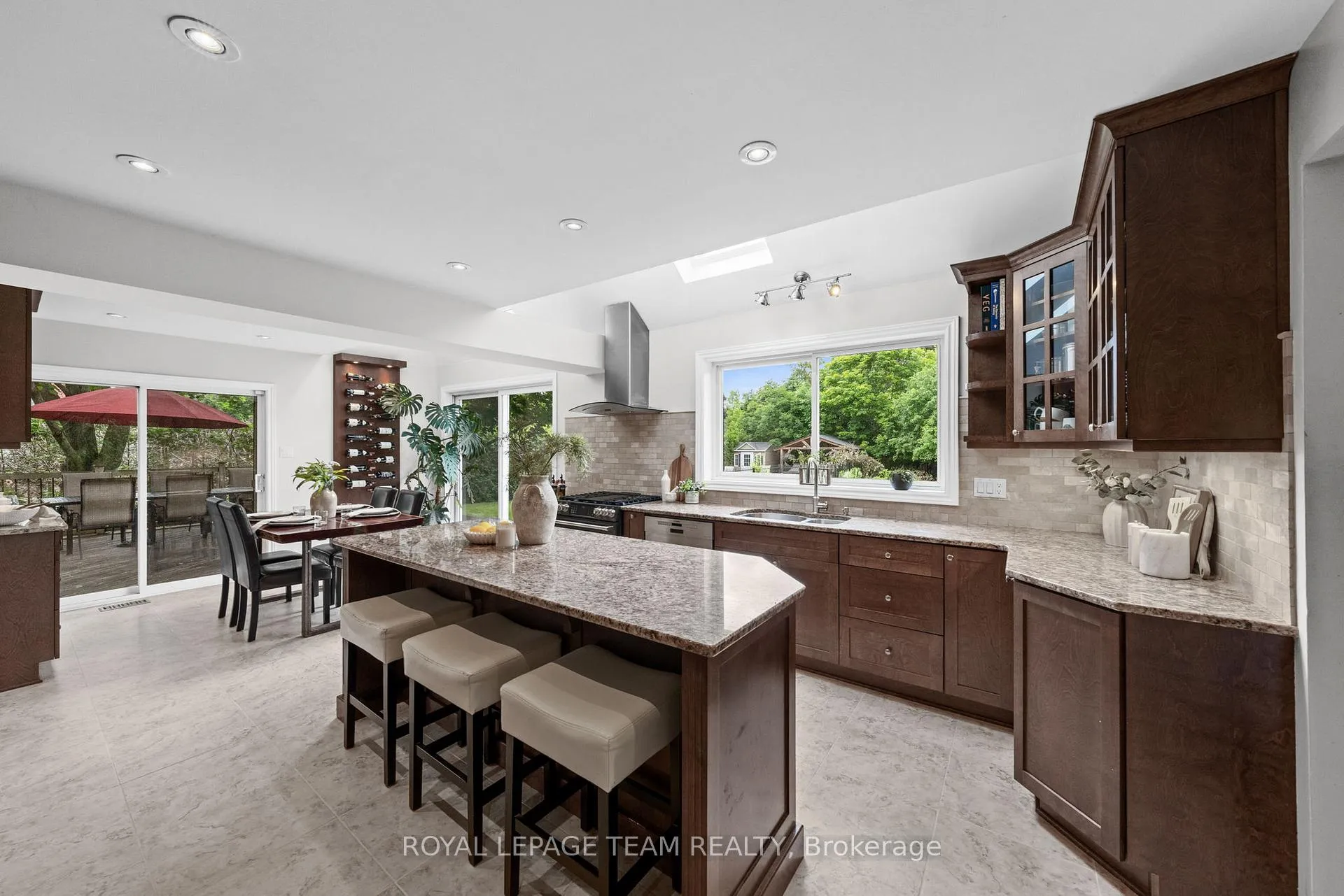 Photo 15 of 1209 Potter Drive, Ottawa, Manotick Village & Manotick Estates — HOMEH