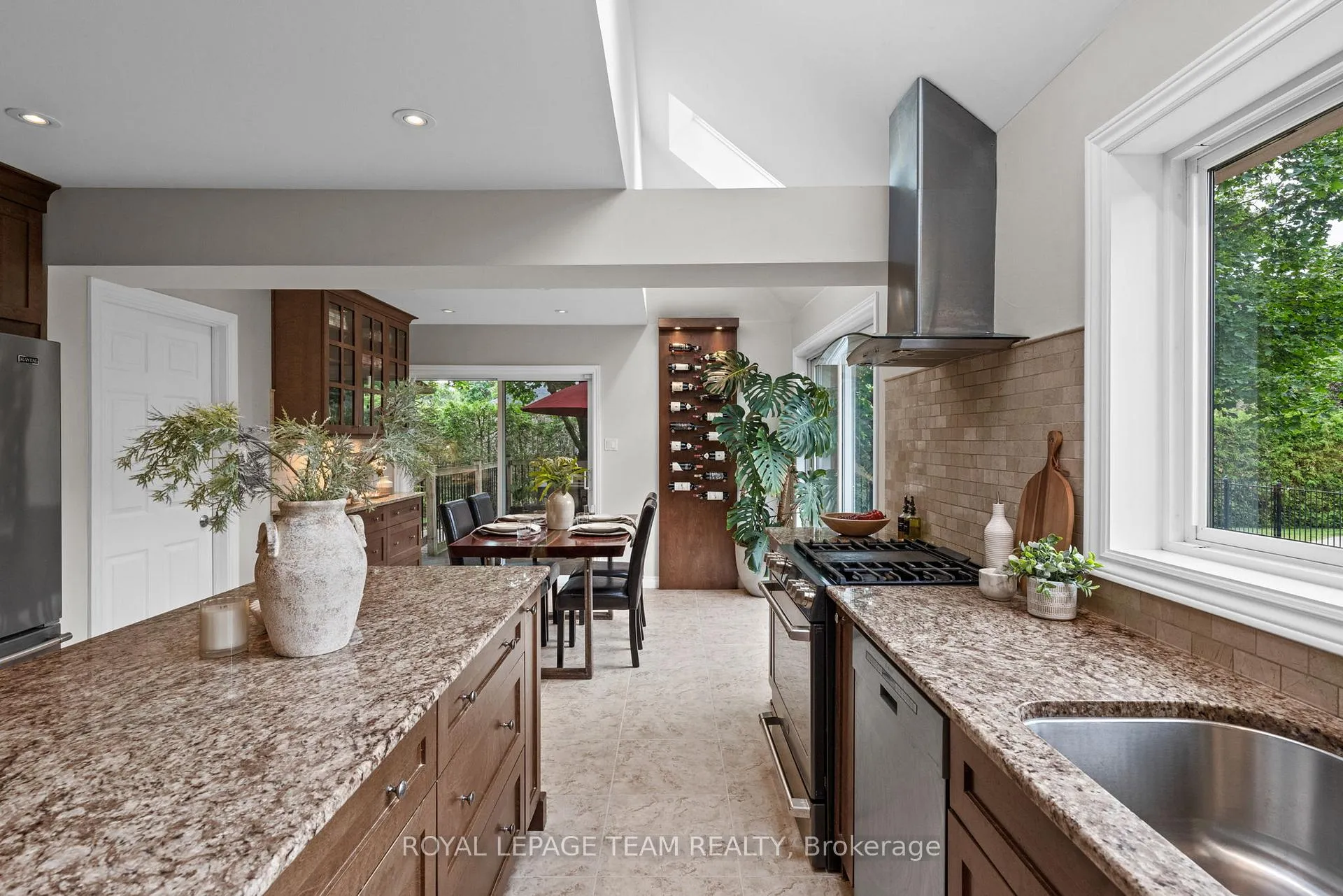 Photo 17 of 1209 Potter Drive, Ottawa, Manotick Village & Manotick Estates — HOMEH