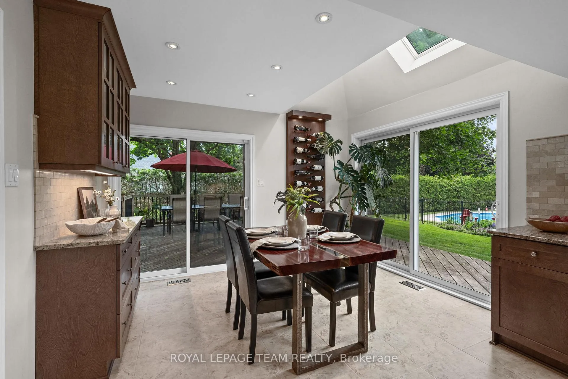 Photo 18 of 1209 Potter Drive, Ottawa, Manotick Village & Manotick Estates — HOMEH