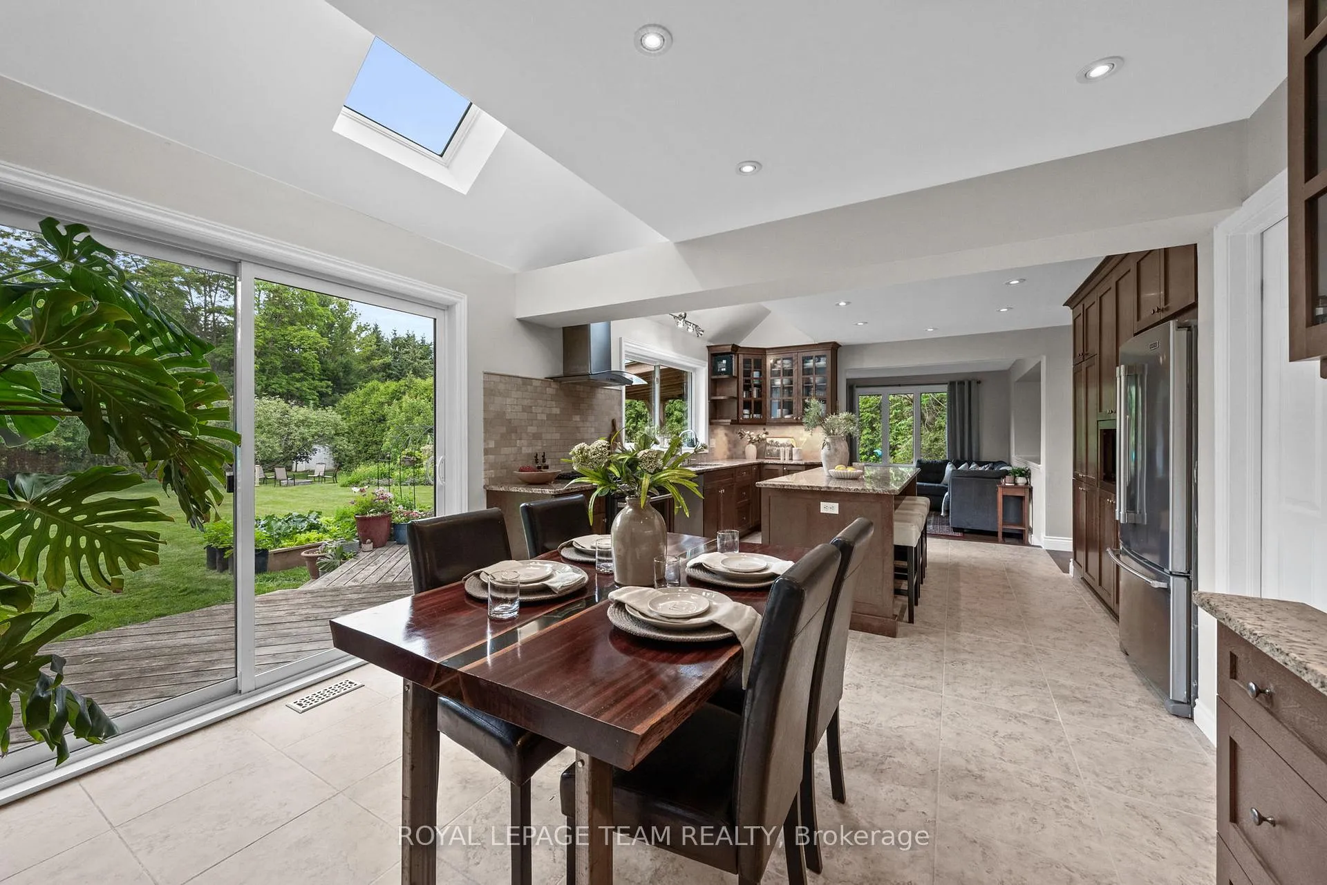 Photo 19 of 1209 Potter Drive, Ottawa, Manotick Village & Manotick Estates — HOMEH