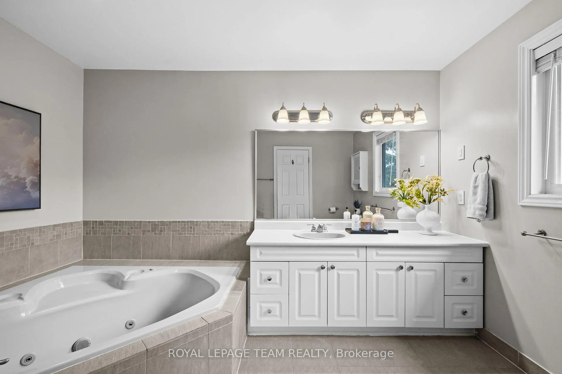 Photo 26 of 1209 Potter Drive, Ottawa, Manotick Village & Manotick Estates — HOMEH