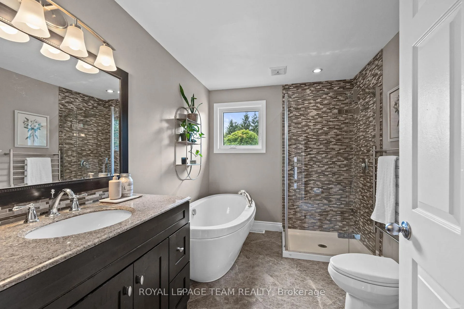 Photo 32 of 1209 Potter Drive, Ottawa, Manotick Village & Manotick Estates — HOMEH