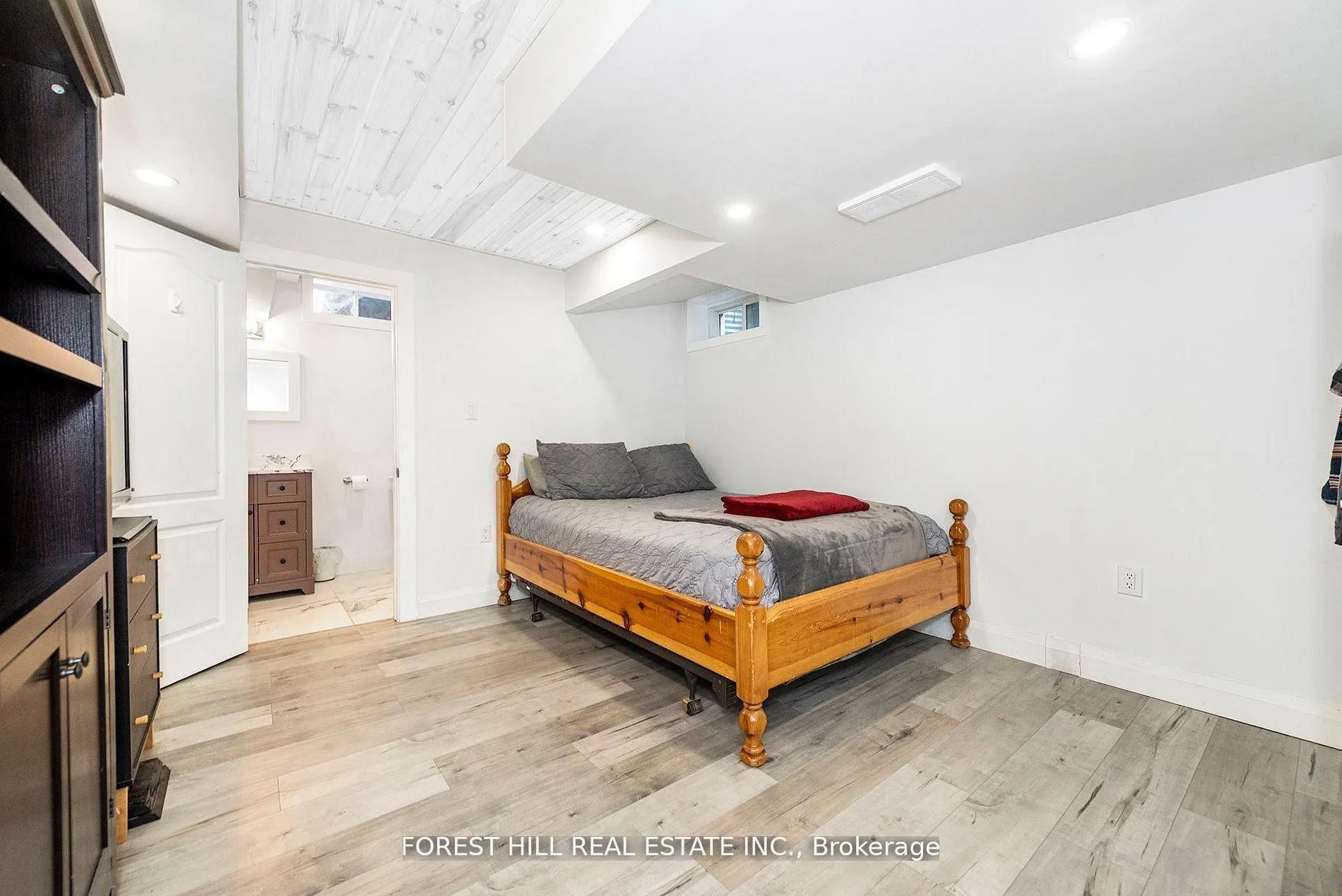 Photo 30 of 488 Linden Drive, Cambridge, Preston Heights — HOMEH