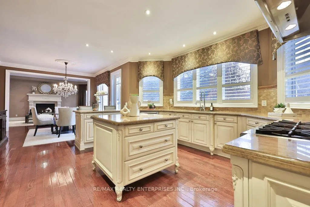 Photo 12 of 683 Canyon Street, Mississauga, Lorne Park — HOMEH