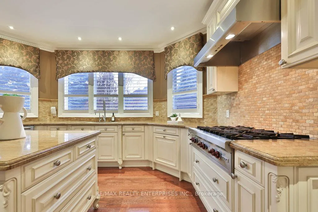 Photo 13 of 683 Canyon Street, Mississauga, Lorne Park — HOMEH