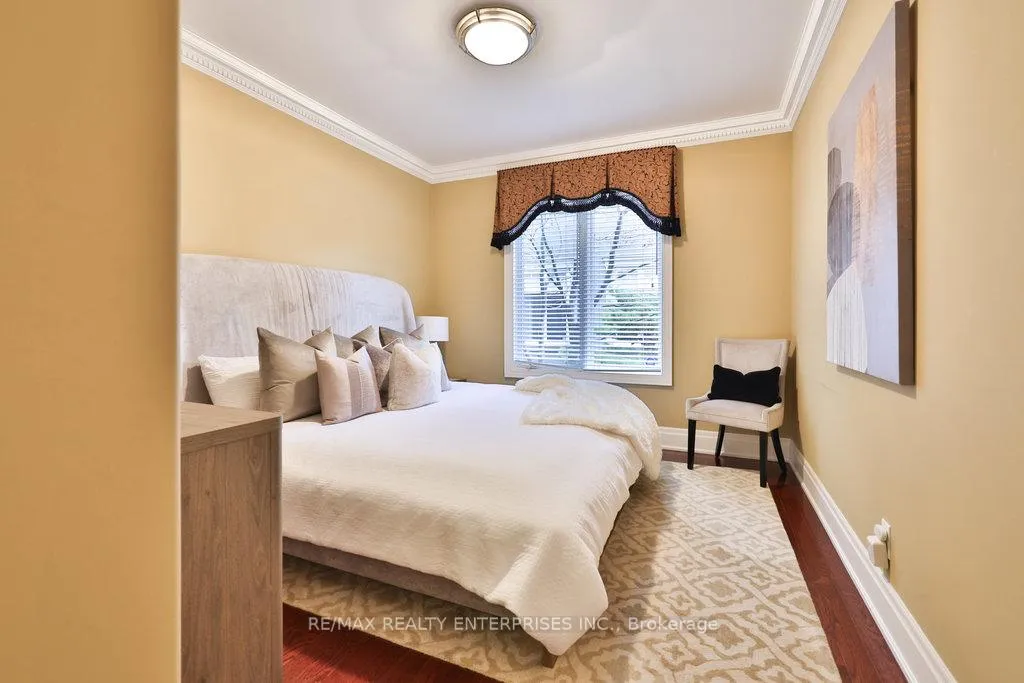 Photo 19 of 683 Canyon Street, Mississauga, Lorne Park — HOMEH