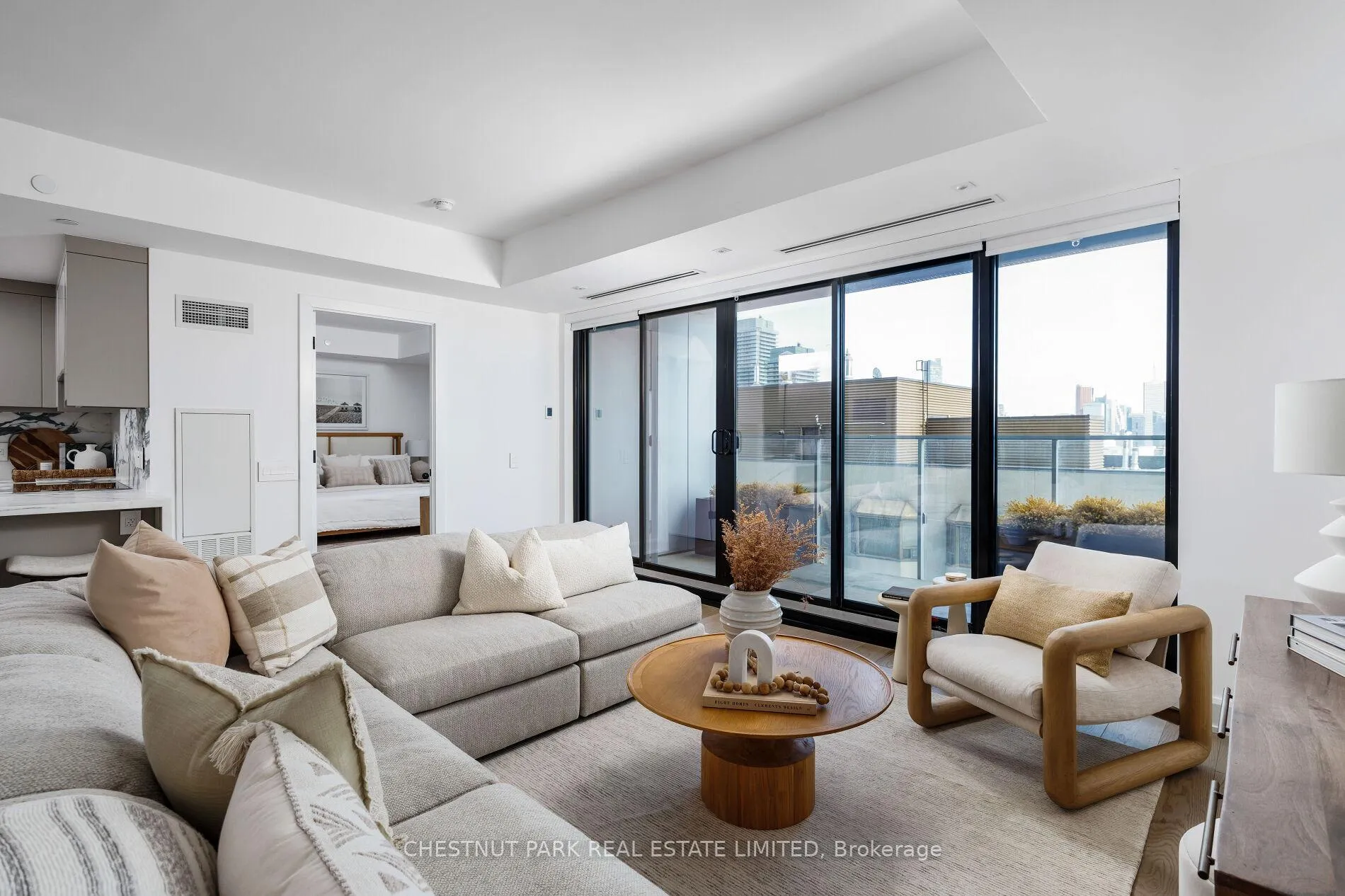 Photo 1 of Unit 3003, 200 Cumberland Street, Toronto, The Annex — HOMEH