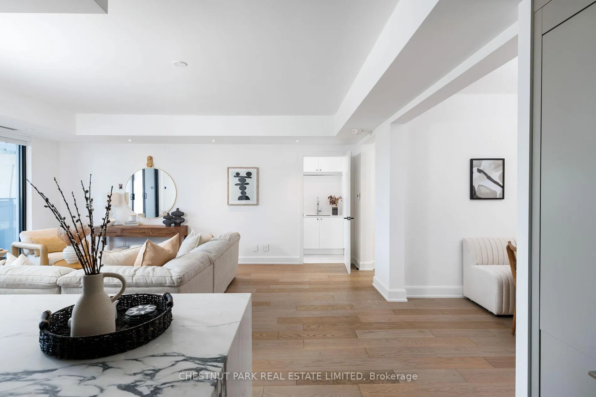 Photo 3 of Unit 3003, 200 Cumberland Street, Toronto, The Annex — HOMEH