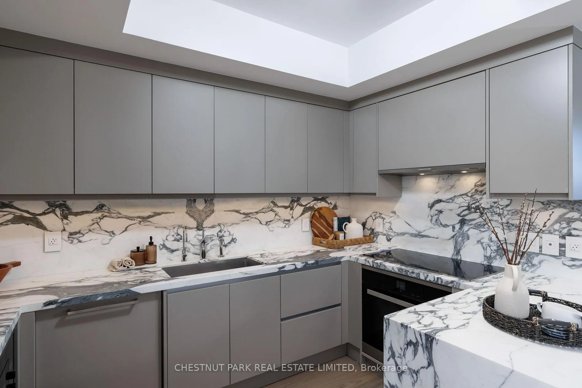 Photo 8 of Unit 3003, 200 Cumberland Street, Toronto, The Annex — HOMEH