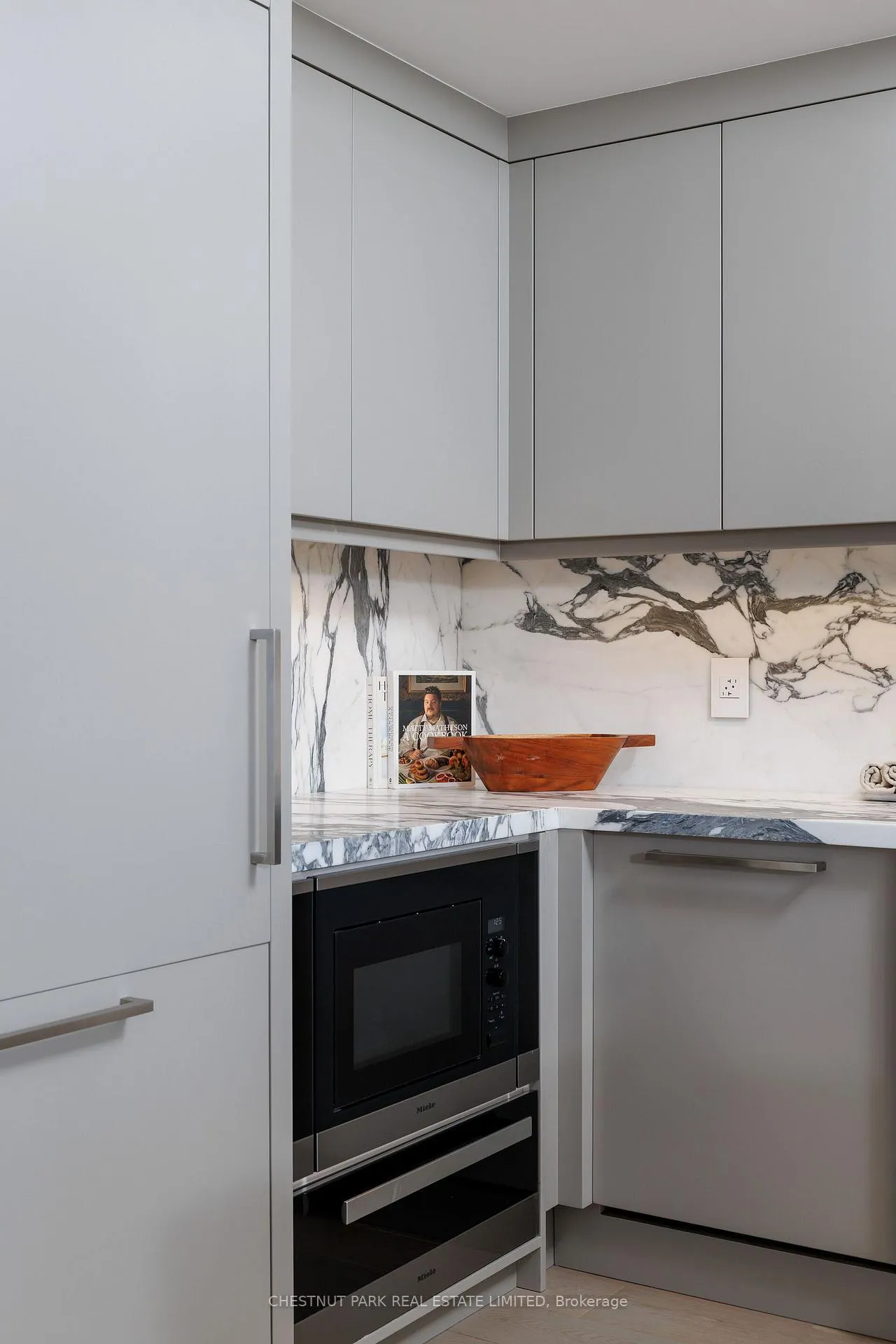 Photo 9 of Unit 3003, 200 Cumberland Street, Toronto, The Annex — HOMEH