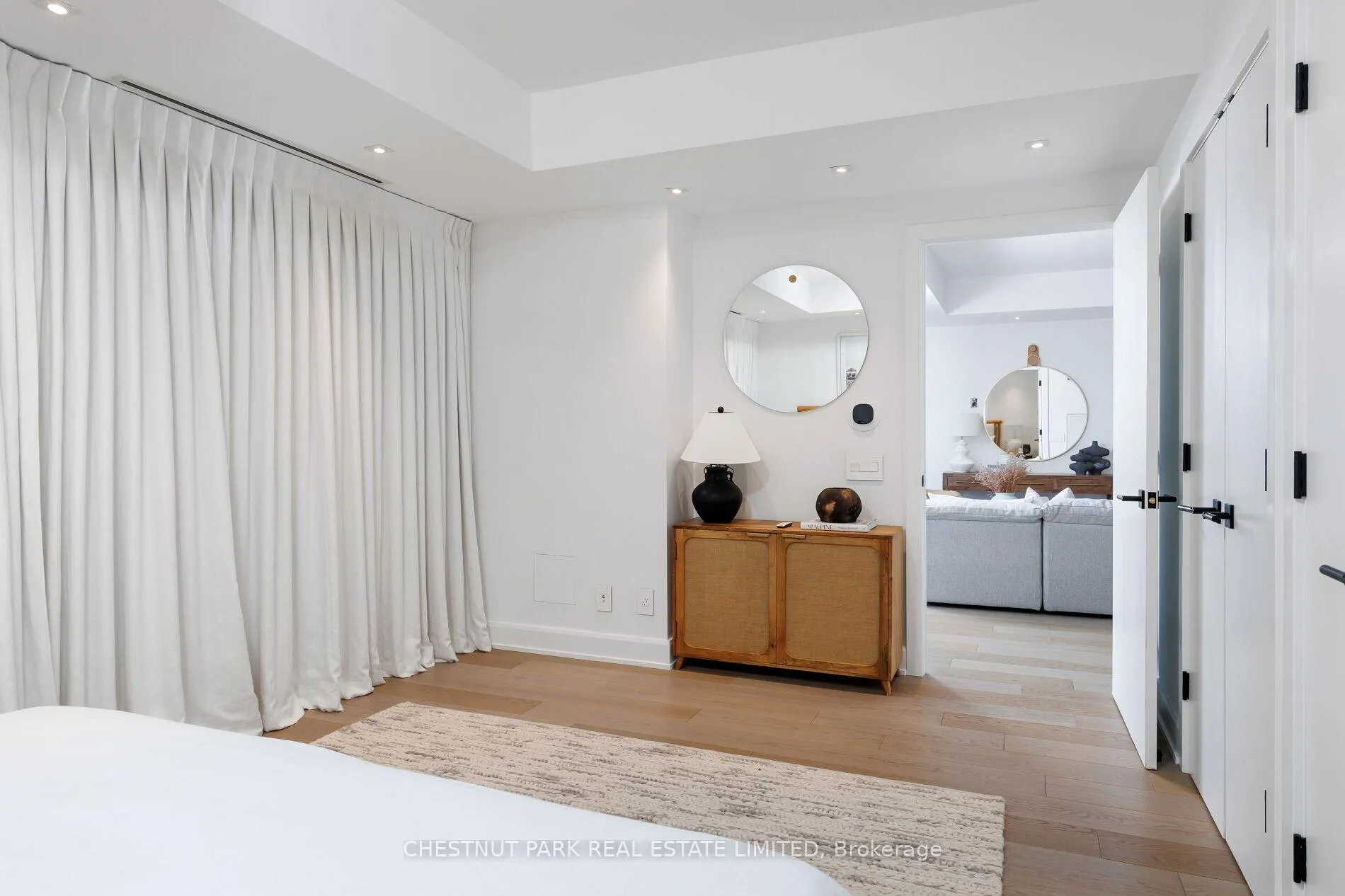 Photo 17 of Unit 3003, 200 Cumberland Street, Toronto, The Annex — HOMEH