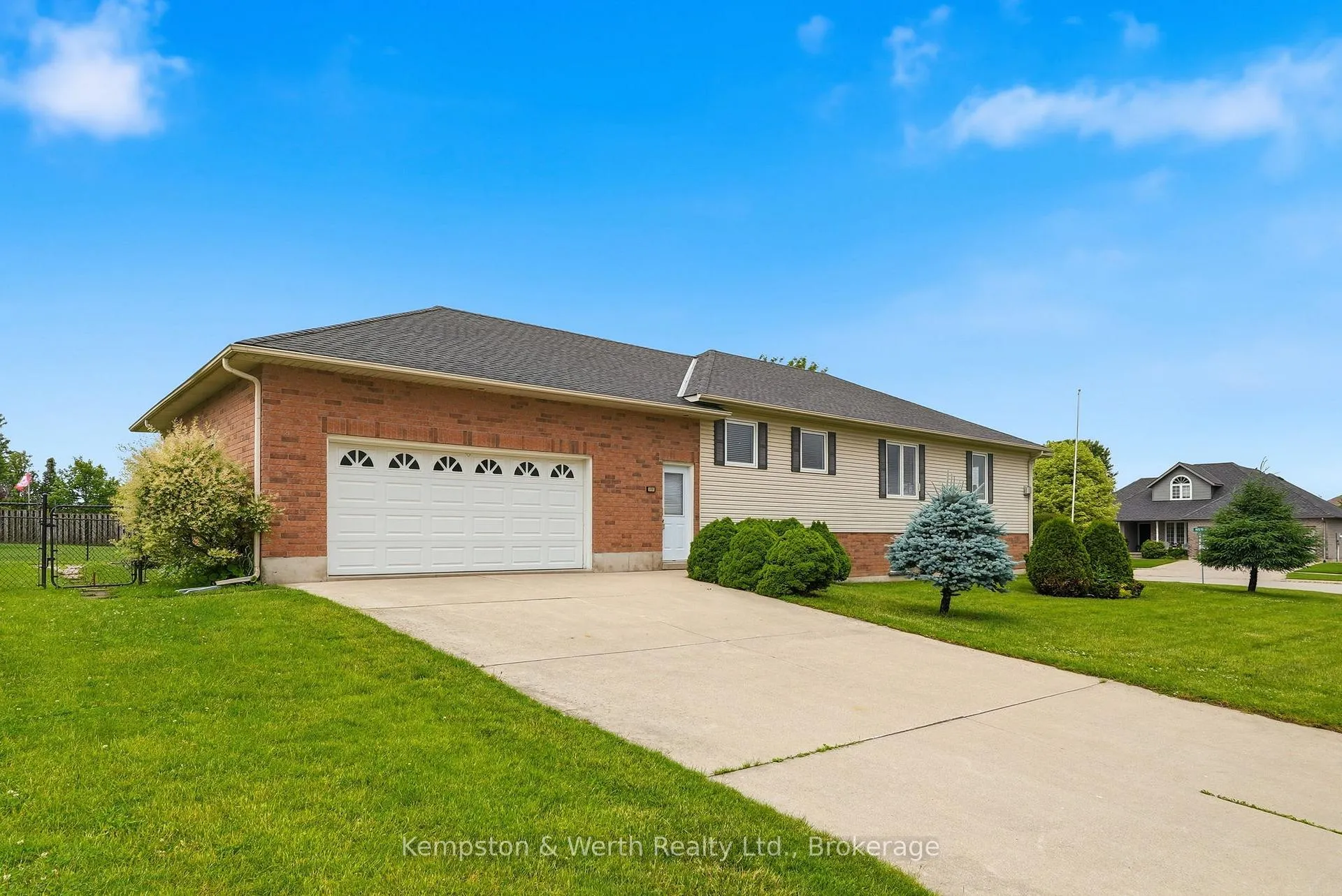 Photo 2 of 900 Boyd Avenue, North Perth, Listowel — HOMEH