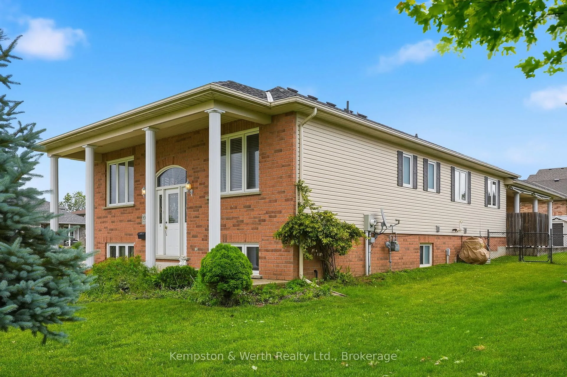 Photo 4 of 900 Boyd Avenue, North Perth, Listowel — HOMEH