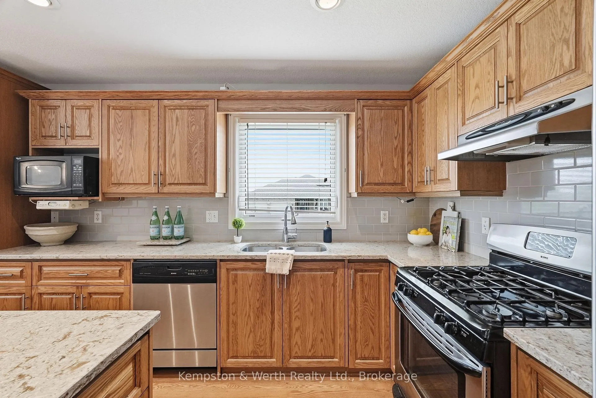 Photo 17 of 900 Boyd Avenue, North Perth, Listowel — HOMEH