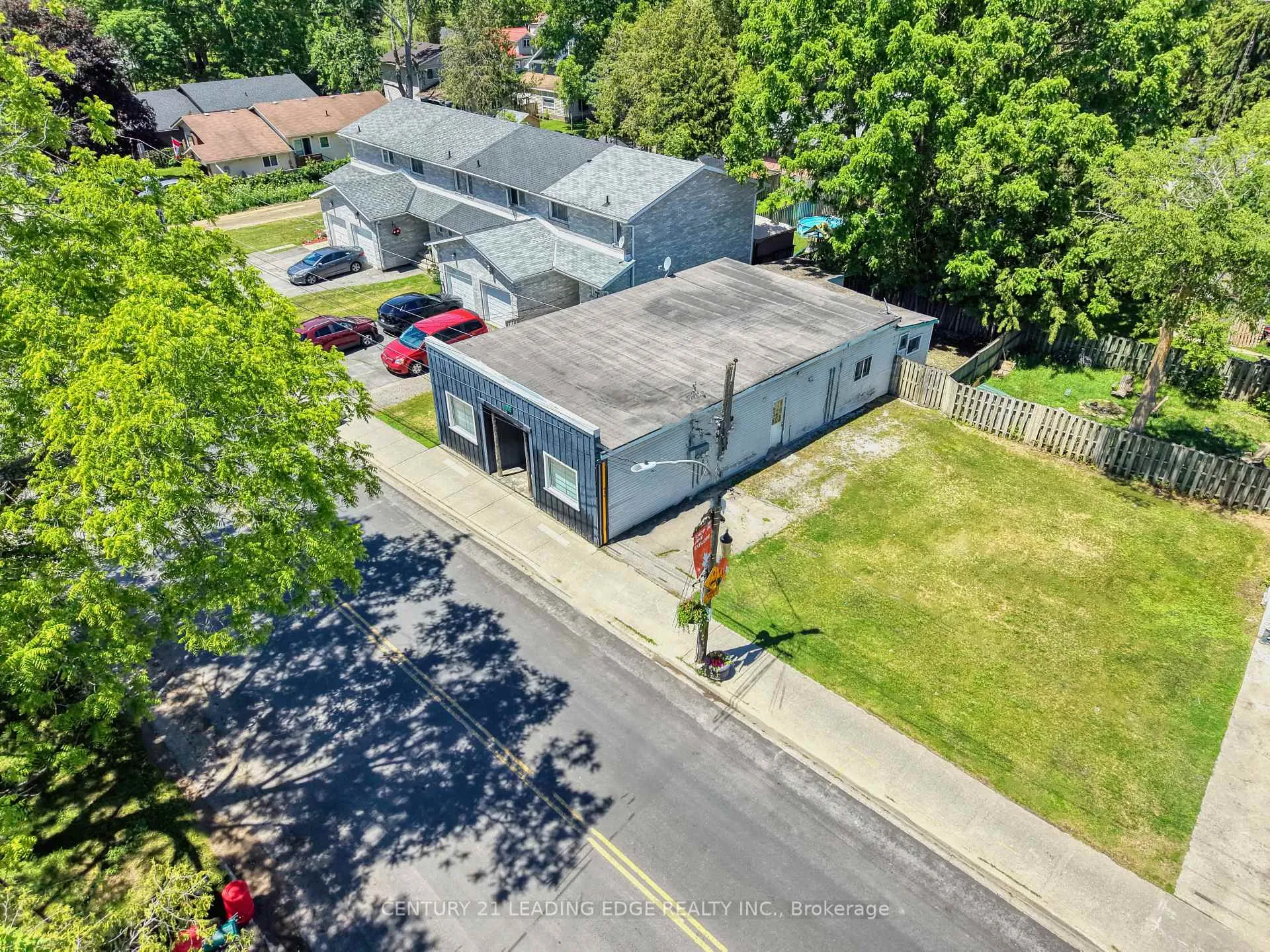 Photo 4 of 916 Lake Drive, Georgina, Sutton & Jackson's Point — HOMEH