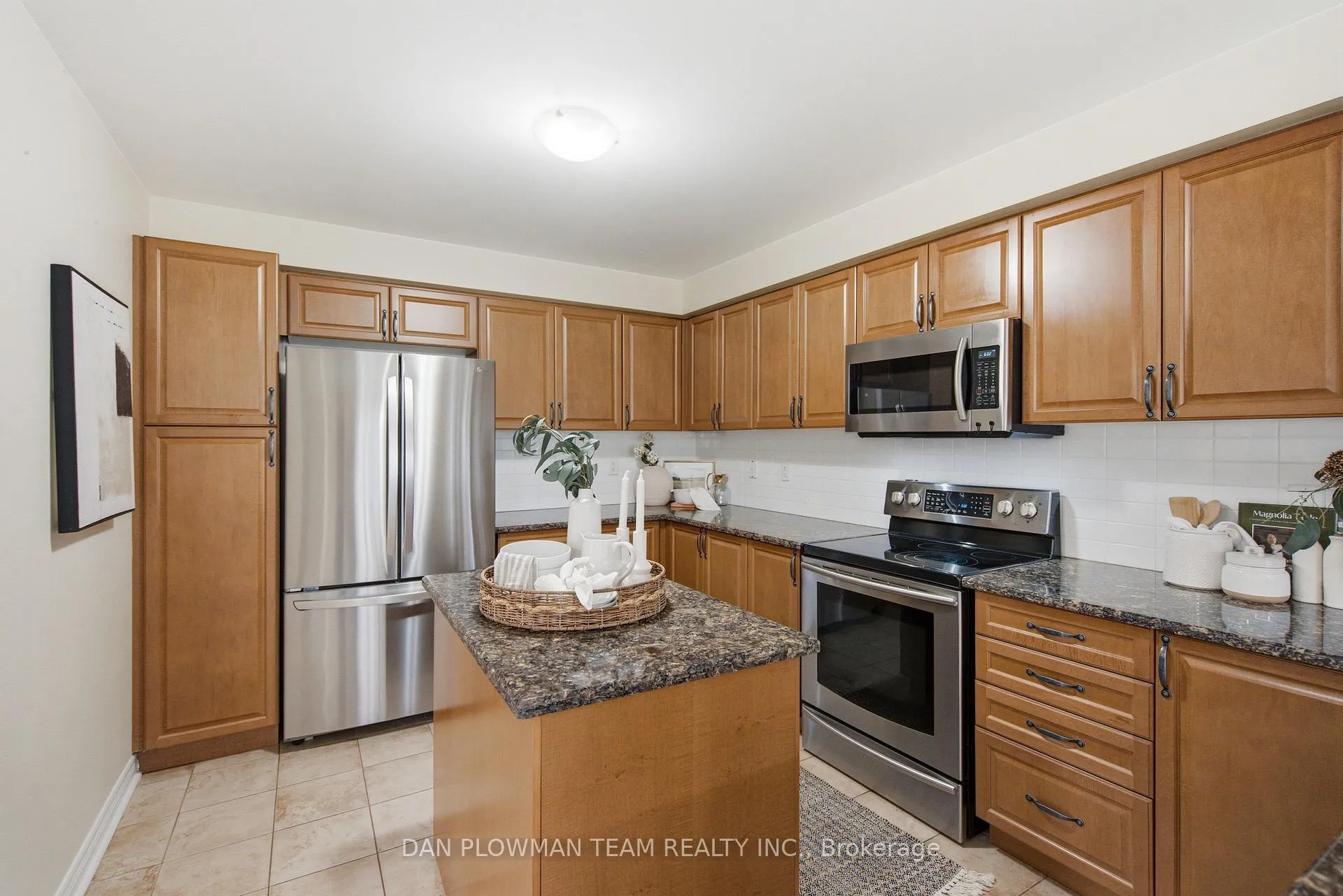 Photo 12 of 1995 Queensbury Drive, Oshawa, Taunton — HOMEH
