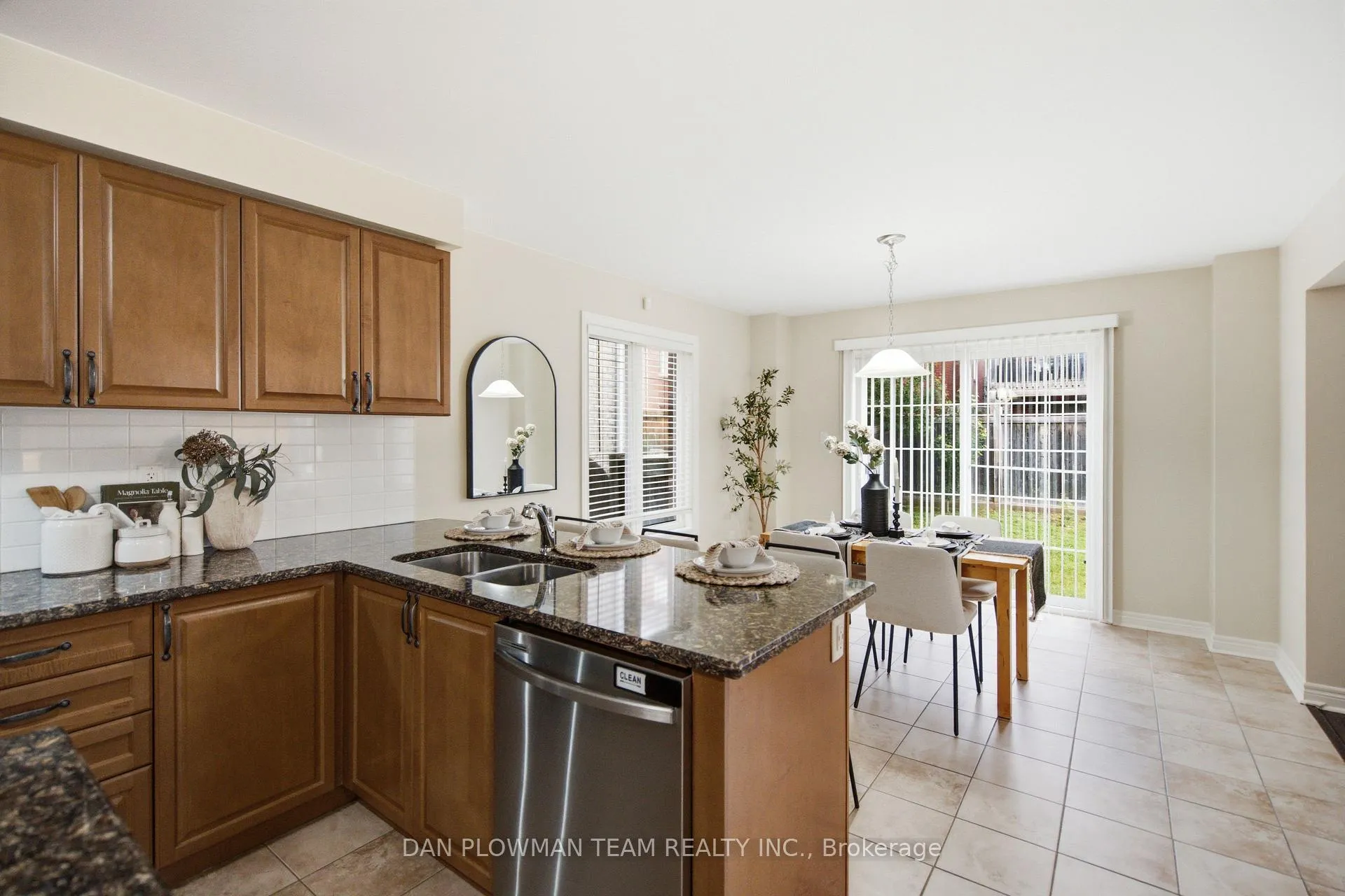 Photo 14 of 1995 Queensbury Drive, Oshawa, Taunton — HOMEH