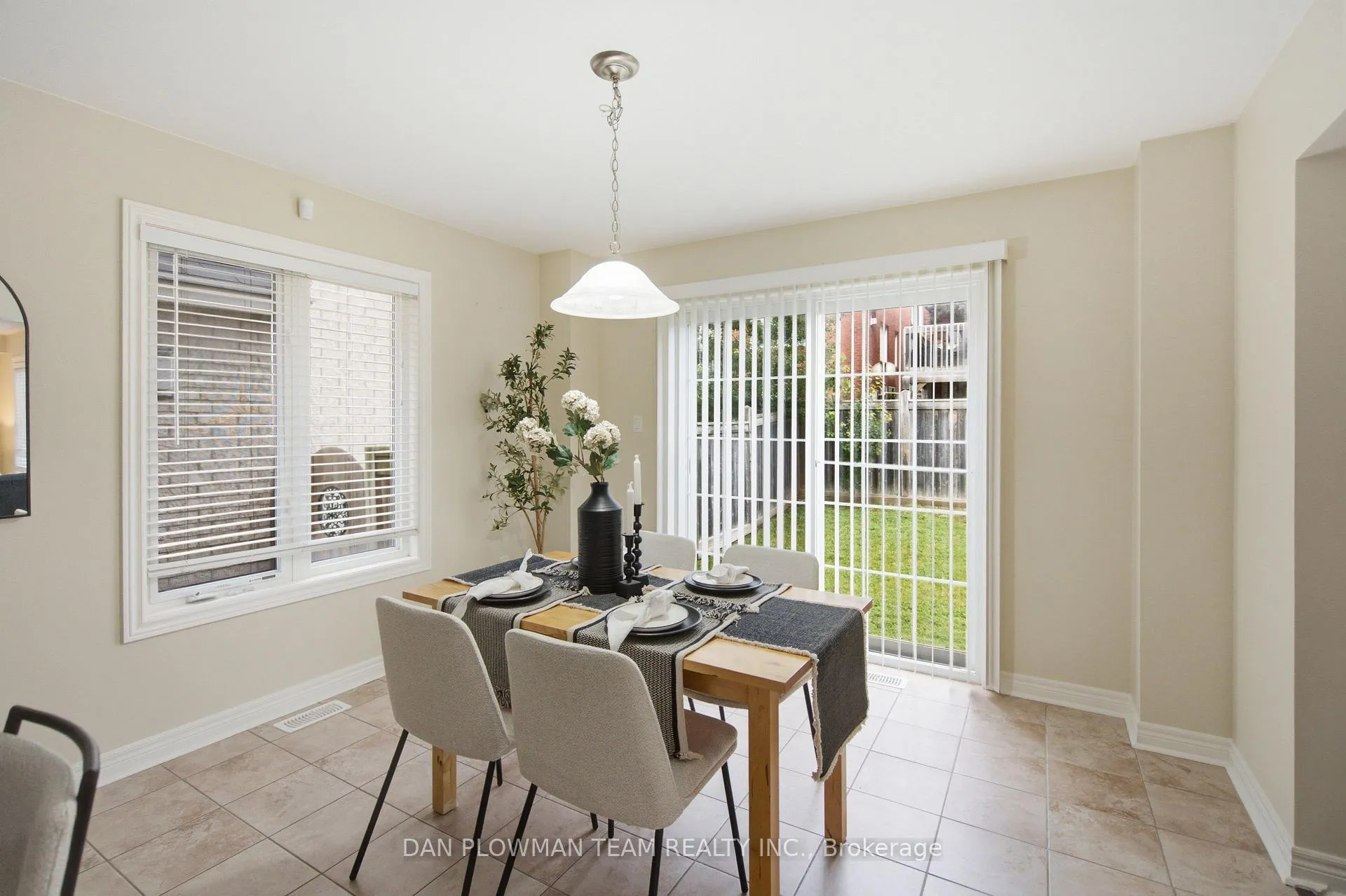 Photo 15 of 1995 Queensbury Drive, Oshawa, Taunton — HOMEH